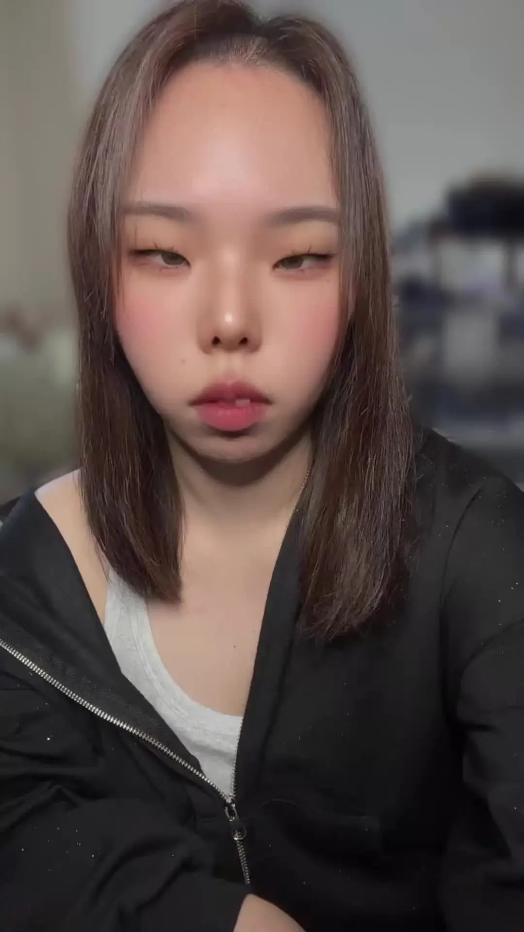 かみひと𓆩𝓗𓆪「【サマーフェス対象🌻】隣にいるみたい…？内緒の彼女感動画🎥サマーフェス開幕です！みんなともっとお近づきになりたくて、今回は特別な彼女感満載の動画をプラン限定でア」の投稿サムネイル