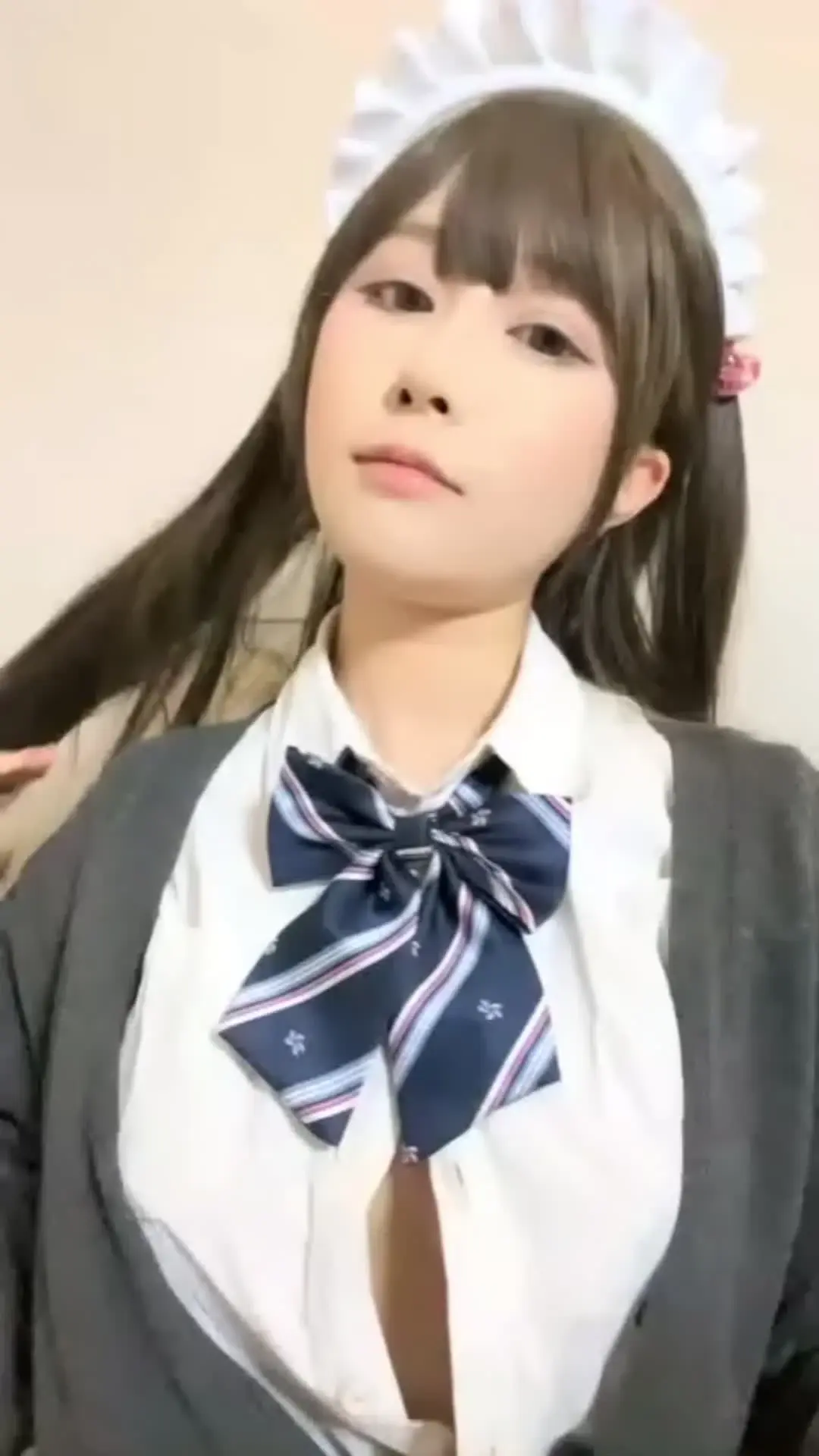 万人の成人ライバーを厳選「「京魚児」は童顔巨乳、顔値の頂点、清純な美しさ、数十万のファンを持つ女神なのに、また財務危機に陥ったのか～」の投稿サムネイル