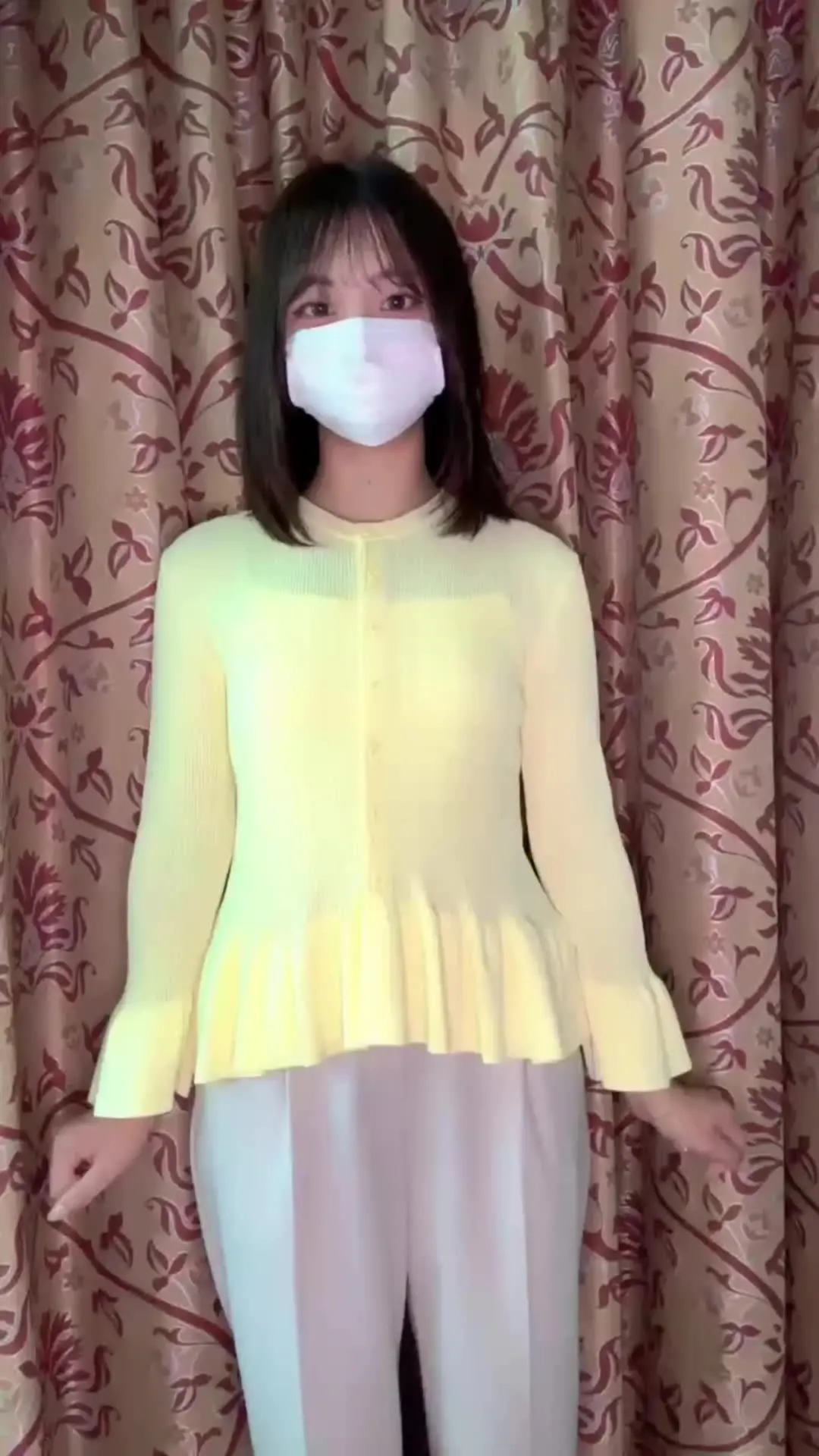 ゆう【素人えっちとっく動画】「■えっちとっく 普段からTikTokは見たり友達と撮っているとの事！ そんなさなちゃんにえっちとっく踊って貰いました。」の投稿サムネイル