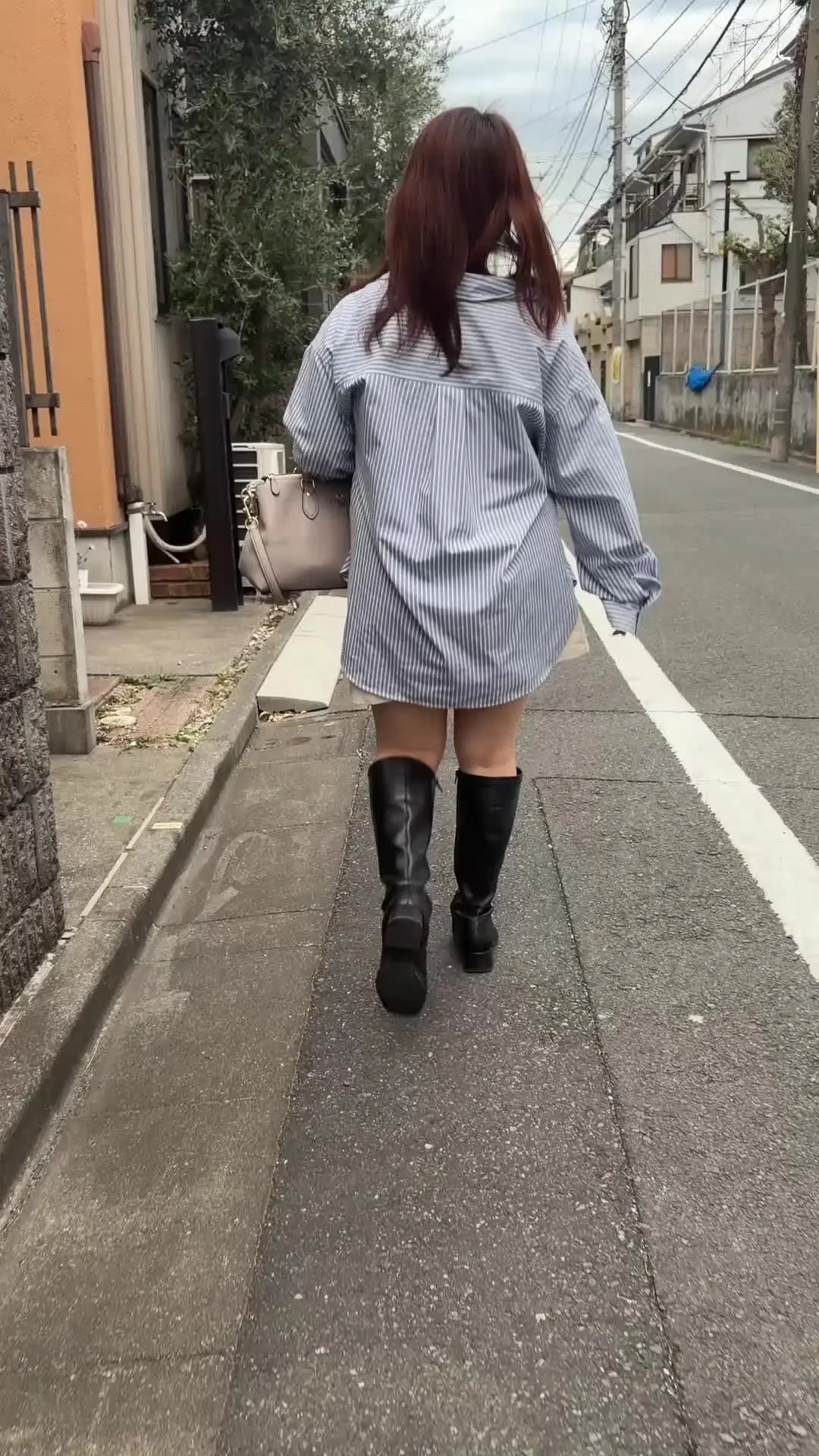 催眠術師X (寝ている美女に勝手に中出し)「子持ちシングルマザーがお昼寝中に好き勝手に中出しした映像 “本編完全顔出し” ５歳の息子を持つ巨乳シングルマザー。」の投稿サムネイル