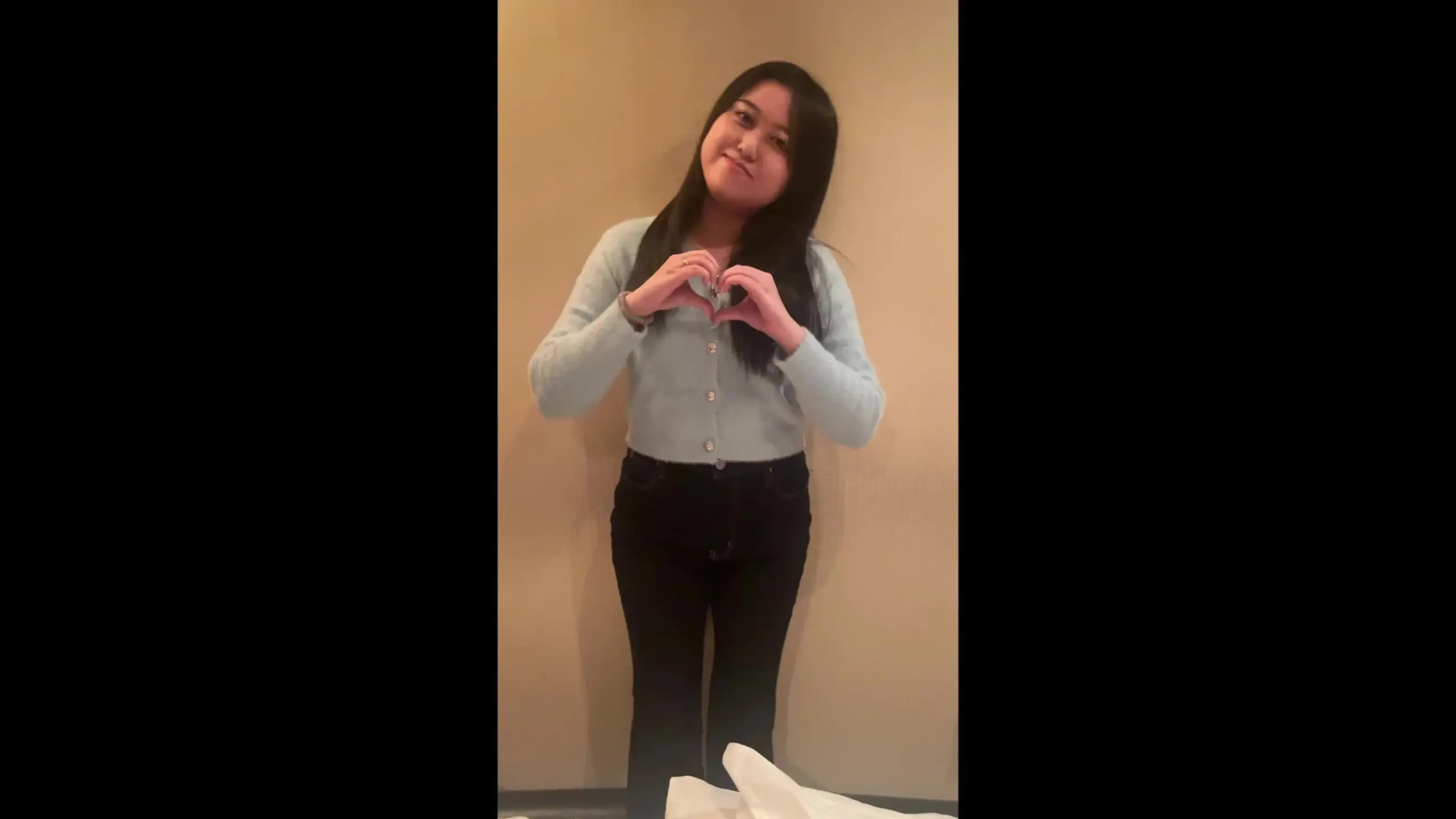 ルシファー【YouTuber】「女の子の服をはぎ取って全裸でダンスをさせてみた！」の投稿サムネイル