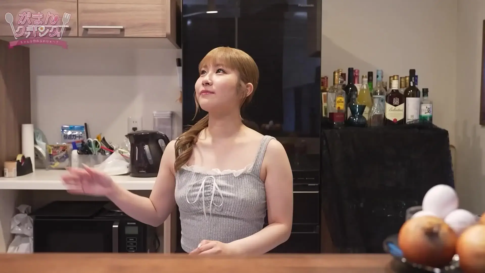 がまんクッキング【プラン半額中✨】「【本編映像】#010 すずね 下半身は H な事をされながら上半身は 真面目に料理を作るがまんクッキング。」の投稿サムネイル