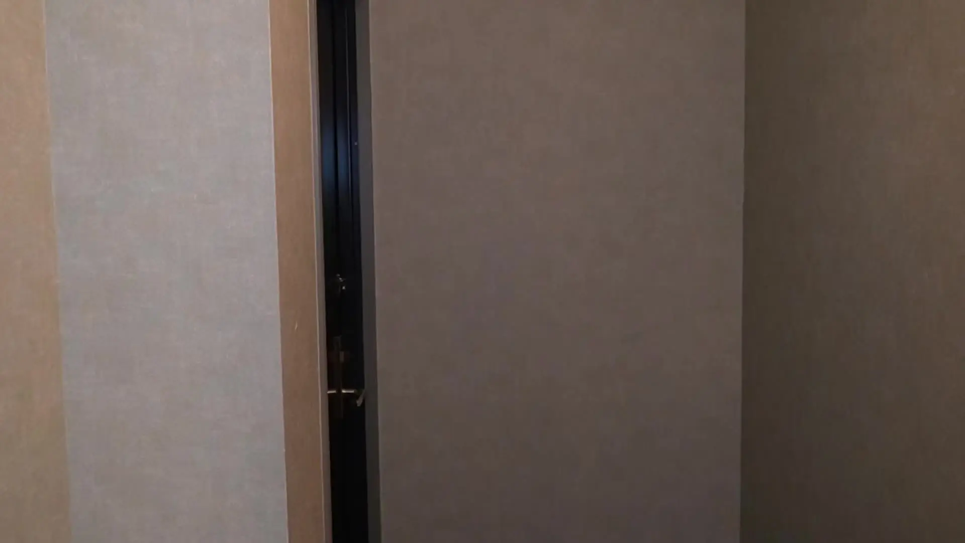 舐め犬ポチ「37歳のドスケべ痴女が、２度目の撮影モデルに来てくれました！」の投稿サムネイル