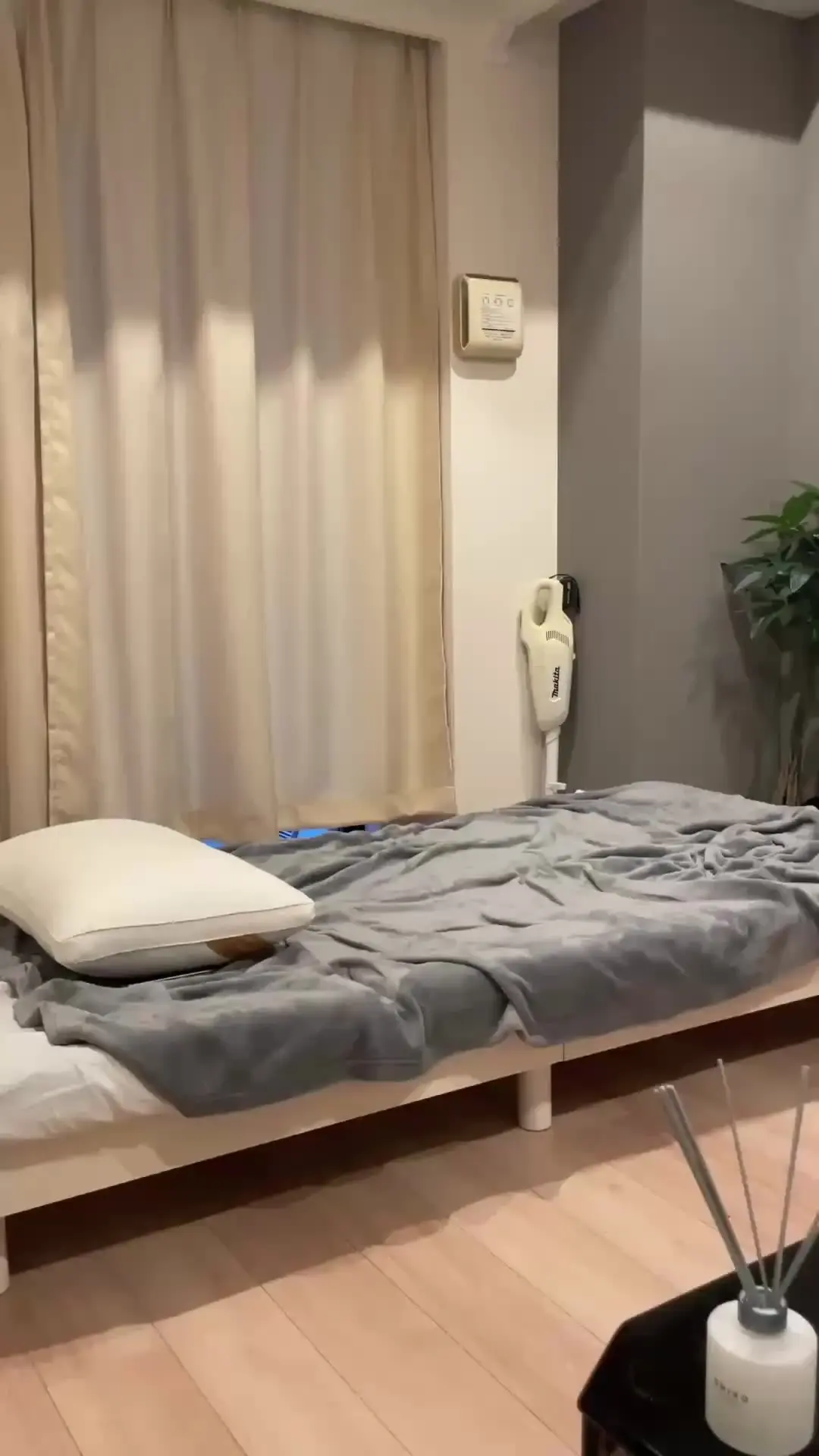大学生の日常「🔥動画時間:3時間越え(222分)🔥 【普段は都内のマッサージ店で働いている巨乳エステティシャン】 一度マッサージしてもらって仲良くなったGカップセラピストとそ」の投稿サムネイル