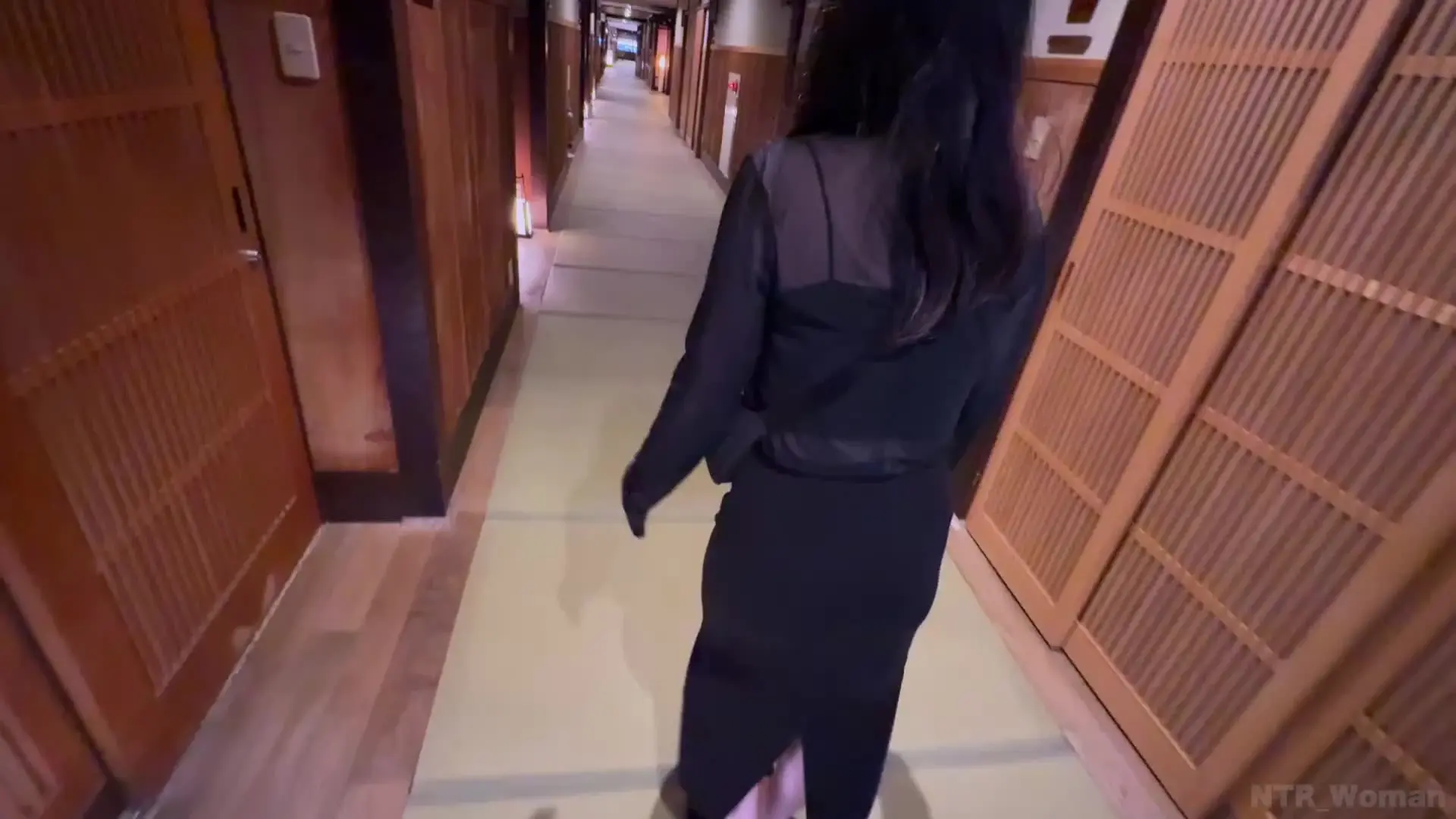 ひろき｜本物人妻さん,彼氏持ちNTR日記 (NTR_Woman)「旦那の出張中に、人妻・美優さんとこっそり温泉デート。部屋には露天風呂があり、温泉好きな美優さんはテンションMAX。」の投稿サムネイル