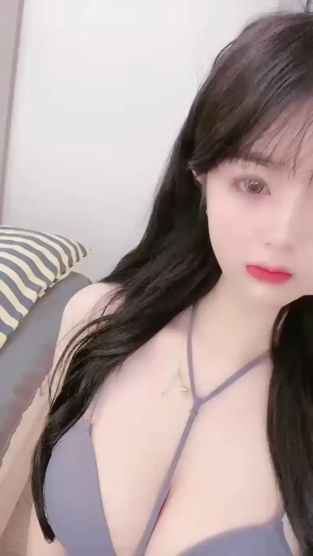 🖤💖万人の成人ライバーを厳選（国際動画）💖🖤「1.「カヒョン」は細いウエストと美しい脚。（第一弹）」の投稿サムネイル