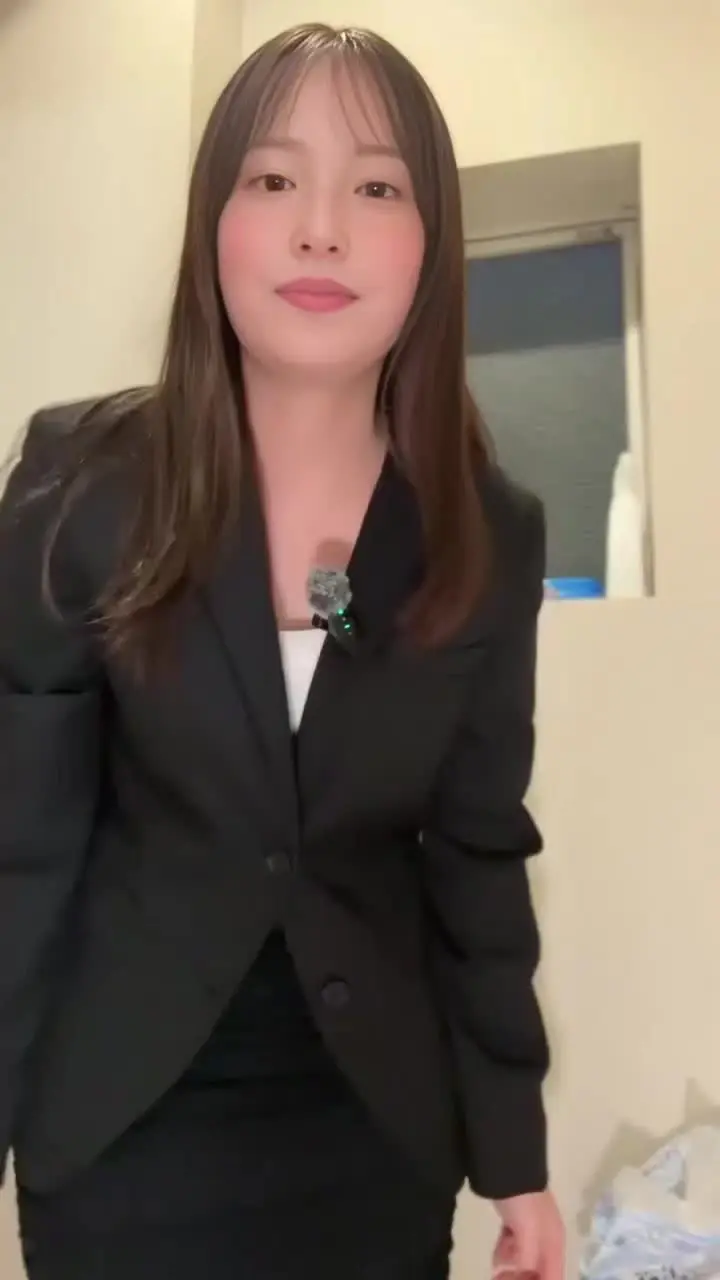 ゆいかの裏側「会社のトイレでアナル晒してみた＊ 職場のトイレでお尻の穴開いてるところ撮影しました♡ すっごくイケナイことしてるみたいでドキドキしちゃいました💗」の投稿サムネイル