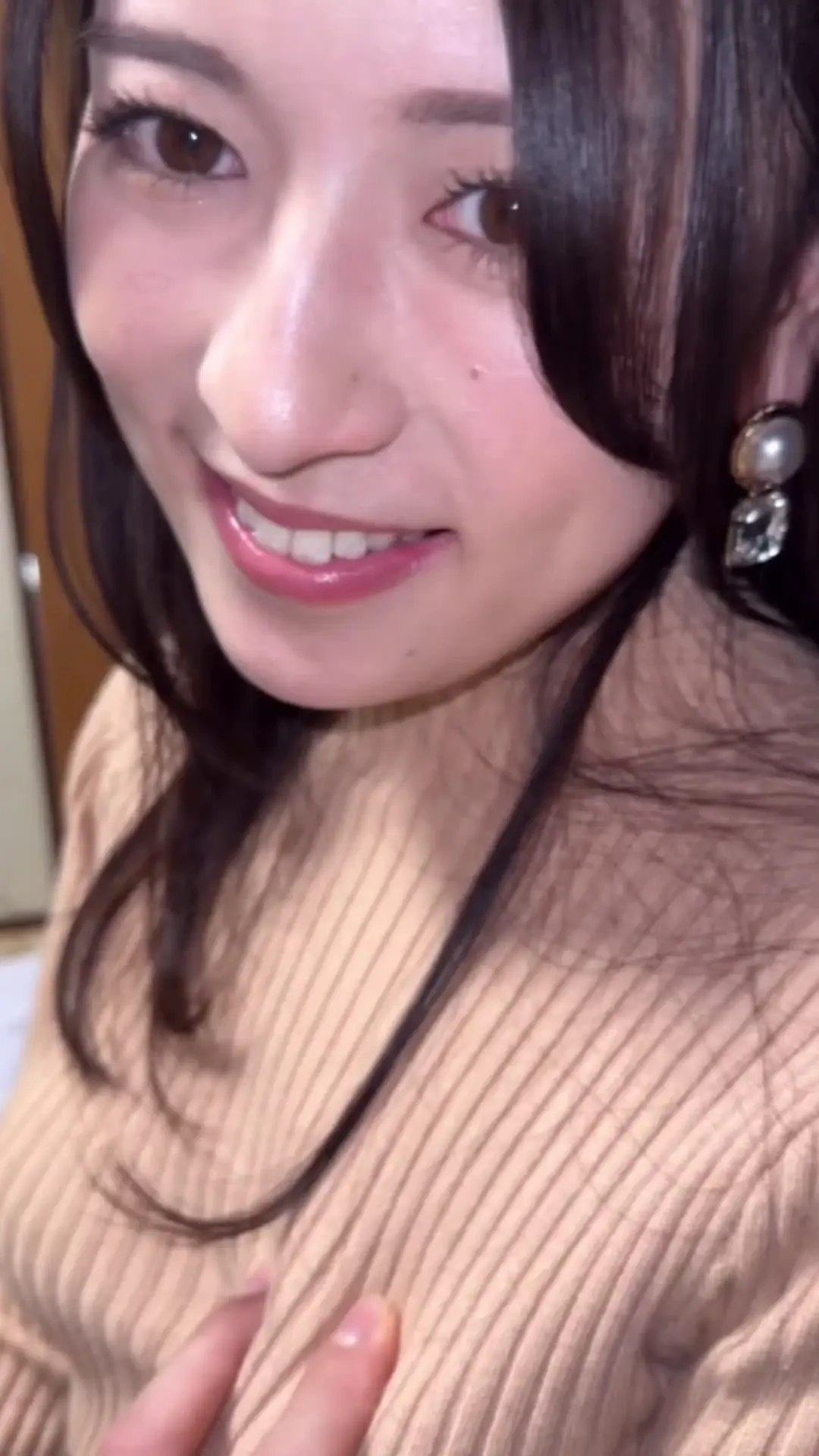 縦動画専門ハメ撮り師　女喰い⭐️「嫌々ながら寝取られてくれました。 寝取らせハメ撮りです。 寝取らせハメ撮りです。」の投稿サムネイル