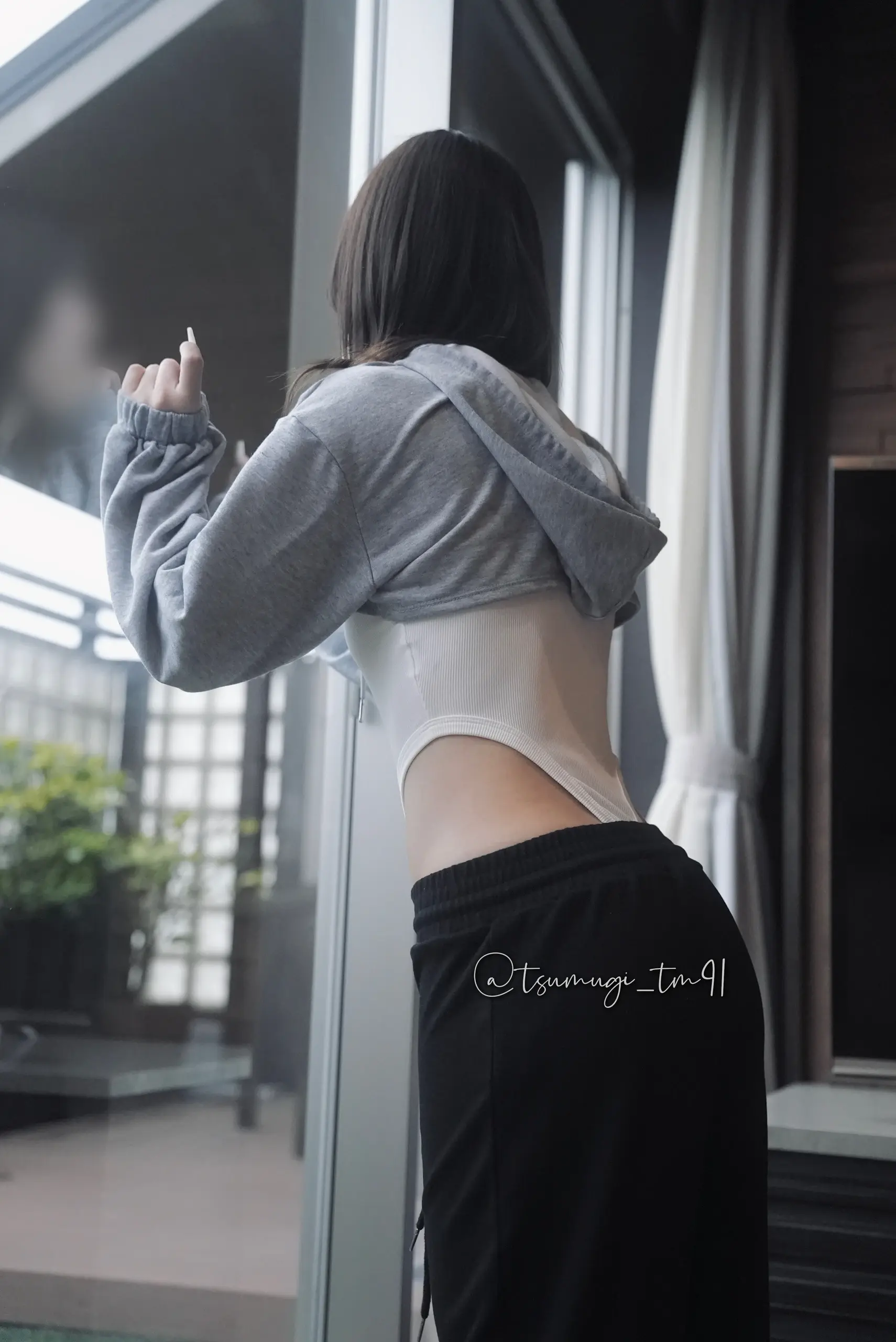 紬⌇奨学金返済ネイリスト「紬（つむぎ）です よろしくお願いします よろしくお願いします」の投稿サムネイル