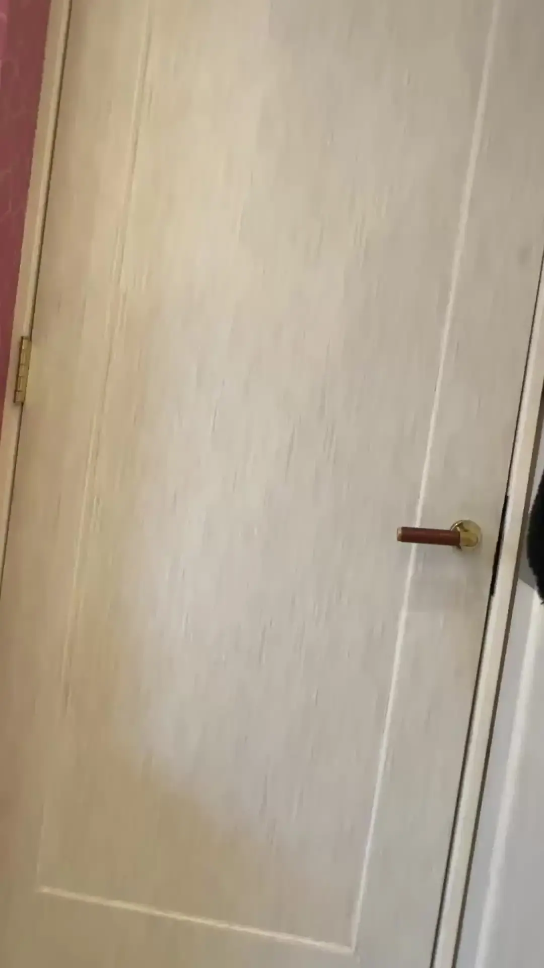 🥇おじの風俗ぶいろぐ「デリヘルにて、えまちゃん。。。 グラマラスな彼女はクールそうに見えて実は 愛嬌抜群！」の投稿サムネイル