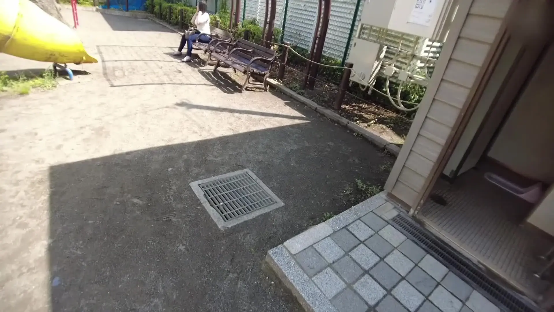 ボディペ露出　Hカップおま○こちゃんと街中丸出しデート　SUN-060 サンプル画像1