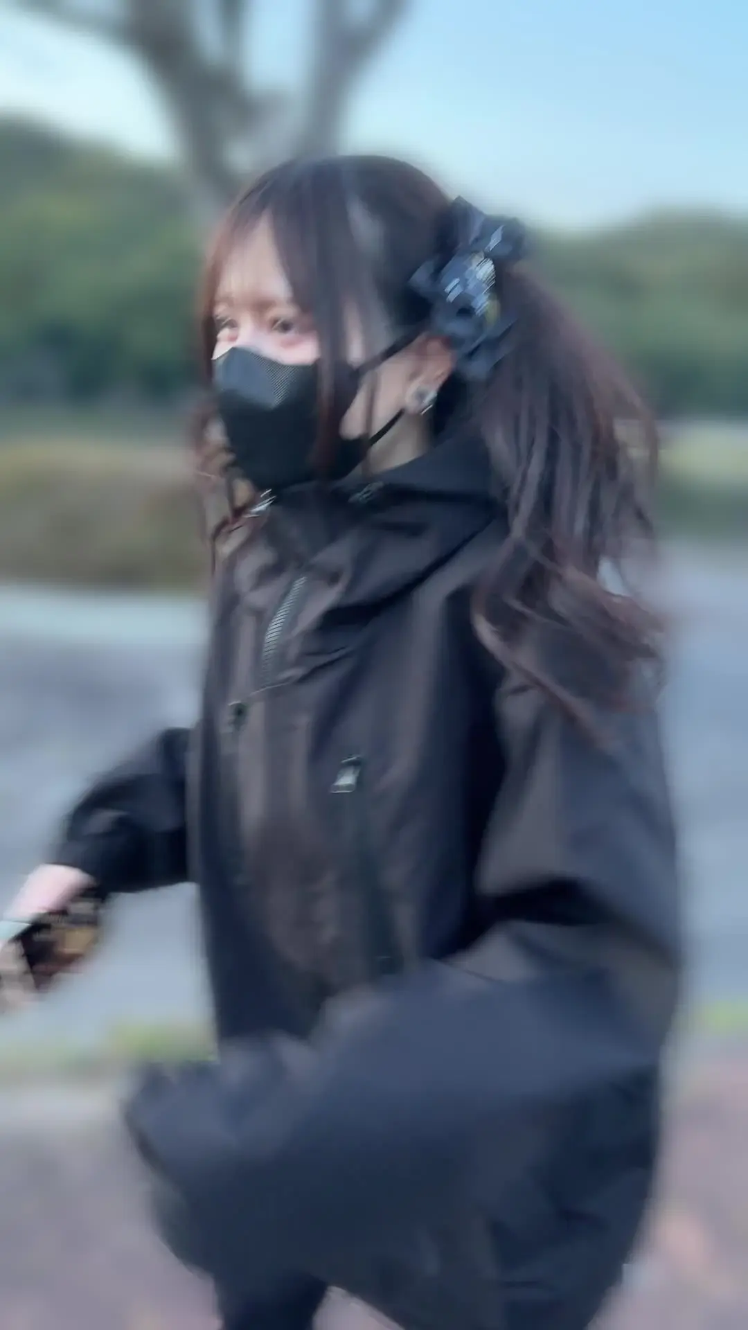 のあ୨୧「このダンス知ってる人いる？？ 撮影の合間に踊ってるところ（笑） もっとみたい？👇」の投稿サムネイル
