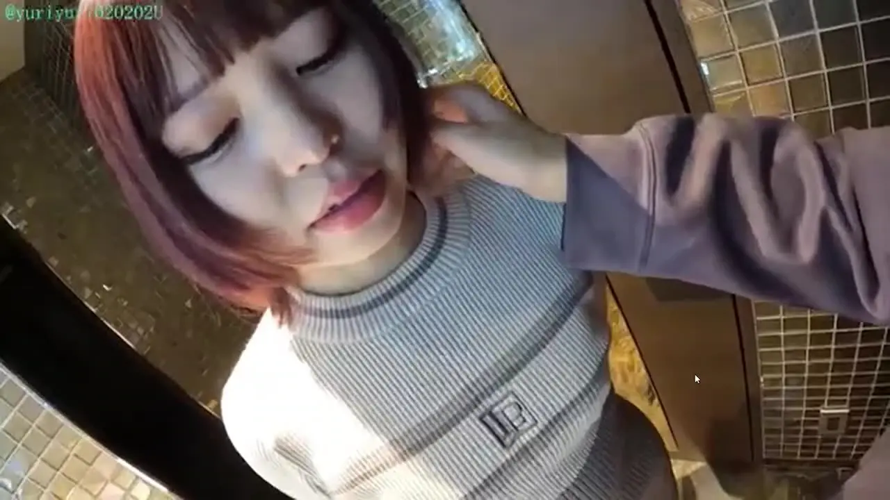 ユーリ「【顔出し】派手髪コンカフェ嬢ちゃんが壊れるまで一方的に犯されて絶頂イキ生ハメ中出しセックス」の投稿サムネイル
