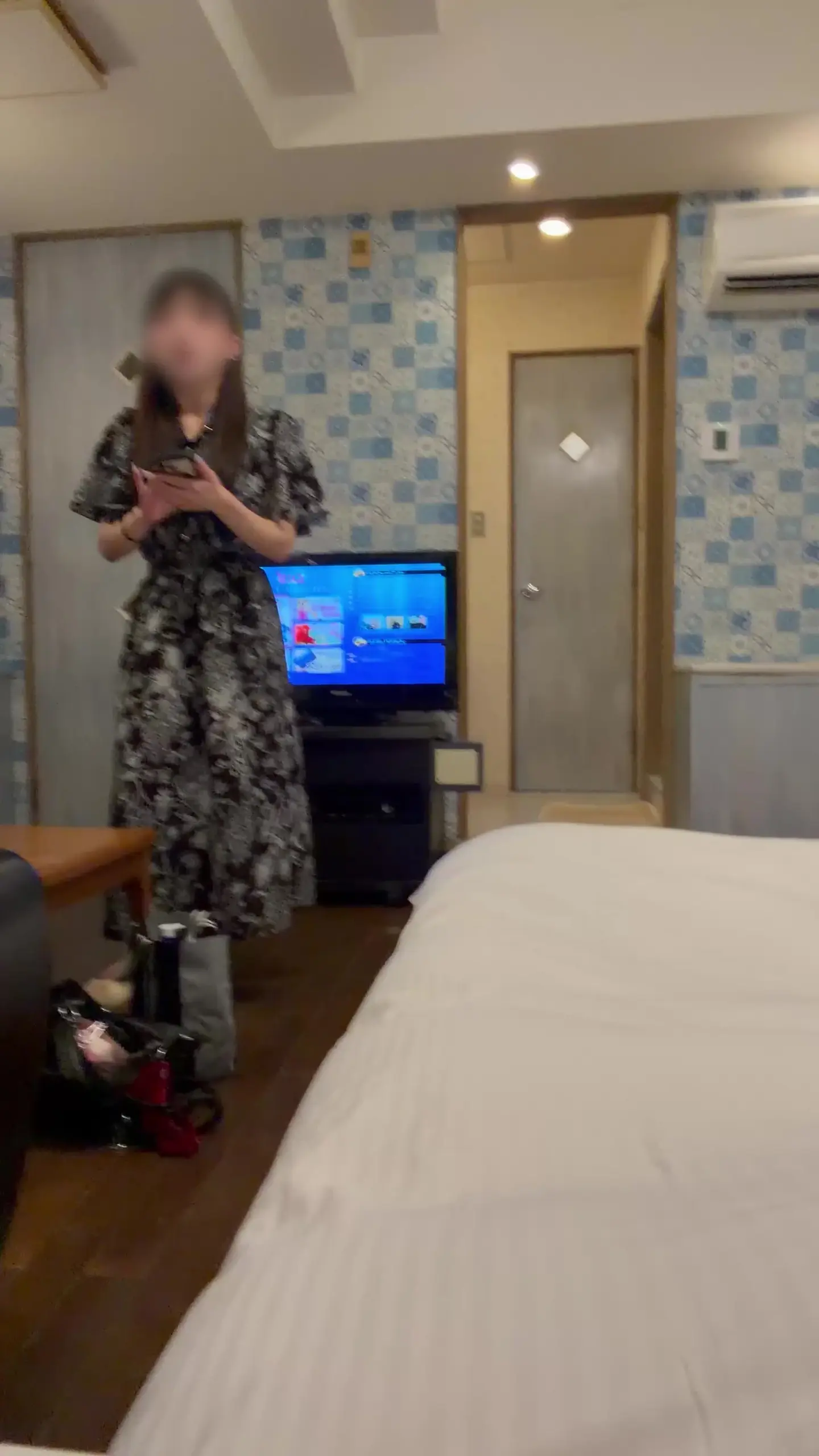 れんれん【他では見れない本当の素人さん】「【風俗嬢と密会】 スタイル抜群の美女と 遊べるなんて最高ですね あまりにも気持ち良すぎて」の投稿サムネイル