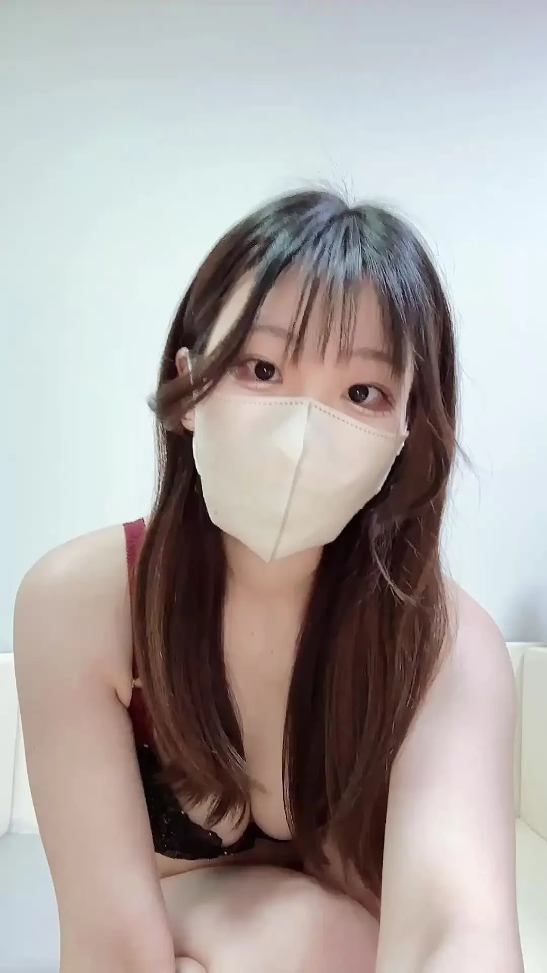 ひるちゃん♡「【♡乳首と指オナでイキまくるひるちゃん♡】 やほー！ひるちゃんです！なんと今回初の乳首オナニー と指オナニー公開 で2回もイッちゃった//😳💦 こんなにイッちゃ」の投稿サムネイル