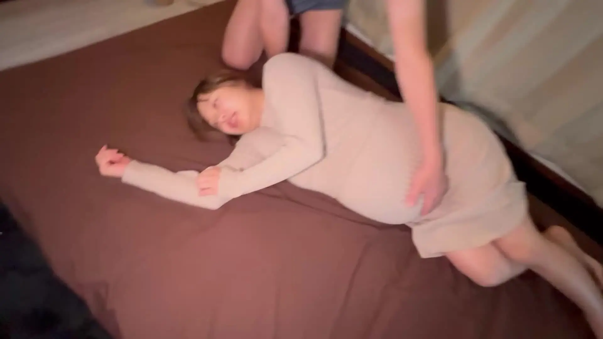 絶頂チャンネル「◯有名エキストラえこのみぃちゃん妊婦乱交！？ 某番組やyoutubeで有名なAVエキストラ女優の、えこのみぃちゃんがなんと妊娠姿で乱交セックス！！ 広大した乳輪」の投稿サムネイル