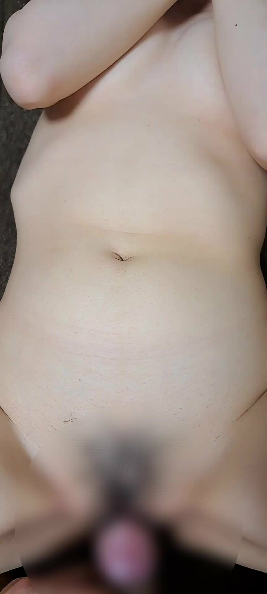 ピノ「人妻ちゃんのおっぱいと指輪を眺めながら生挿入」の投稿サムネイル