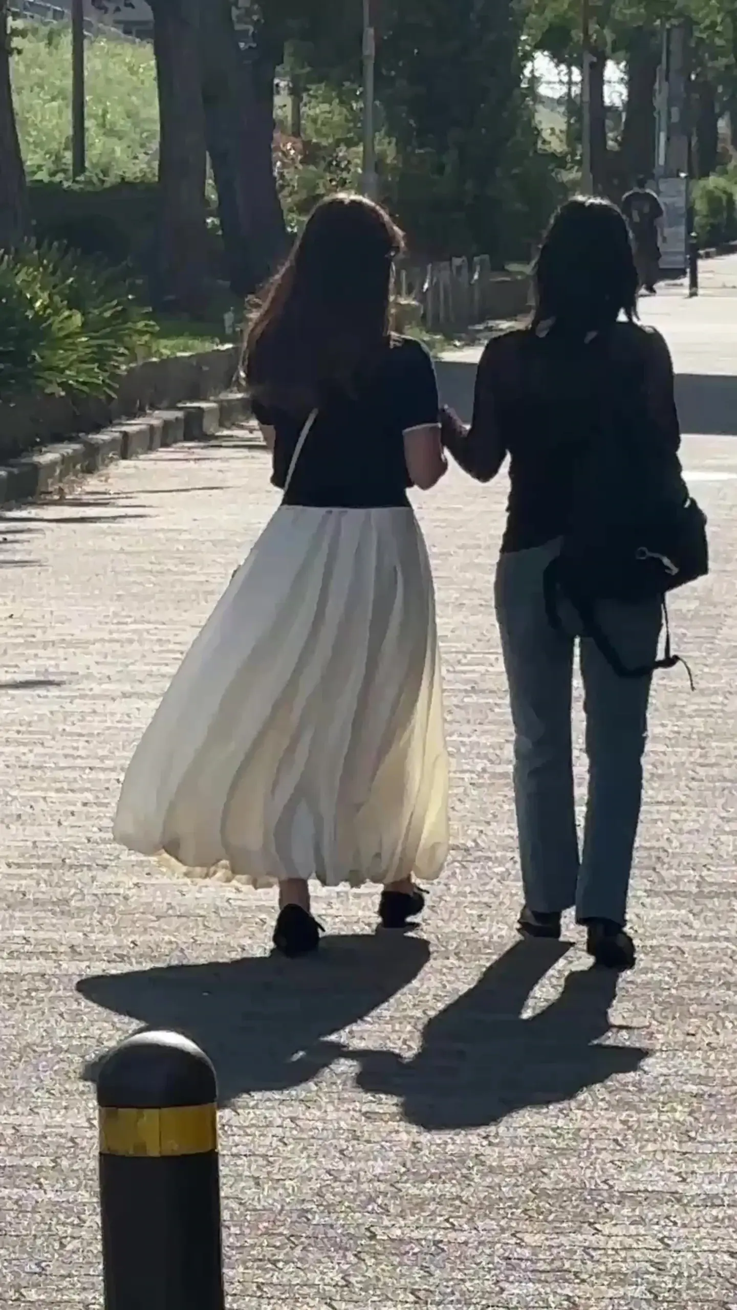 ひなみふぁみりあ「「めぐみに責められ… 止まらないレズ快感❤」 ドキドキの17分 筆、ローター、ディルド…」の投稿サムネイル