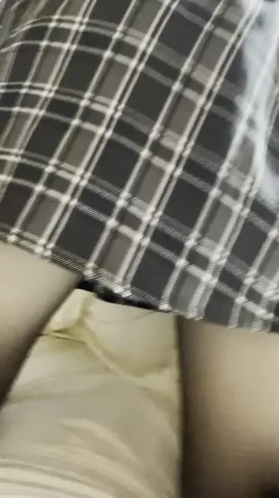 ゆあ💕パンチラ奴隷「黒スト盗撮風動画です！ みんなほんとはこんなの撮りたいんでしょ？」の投稿サムネイル