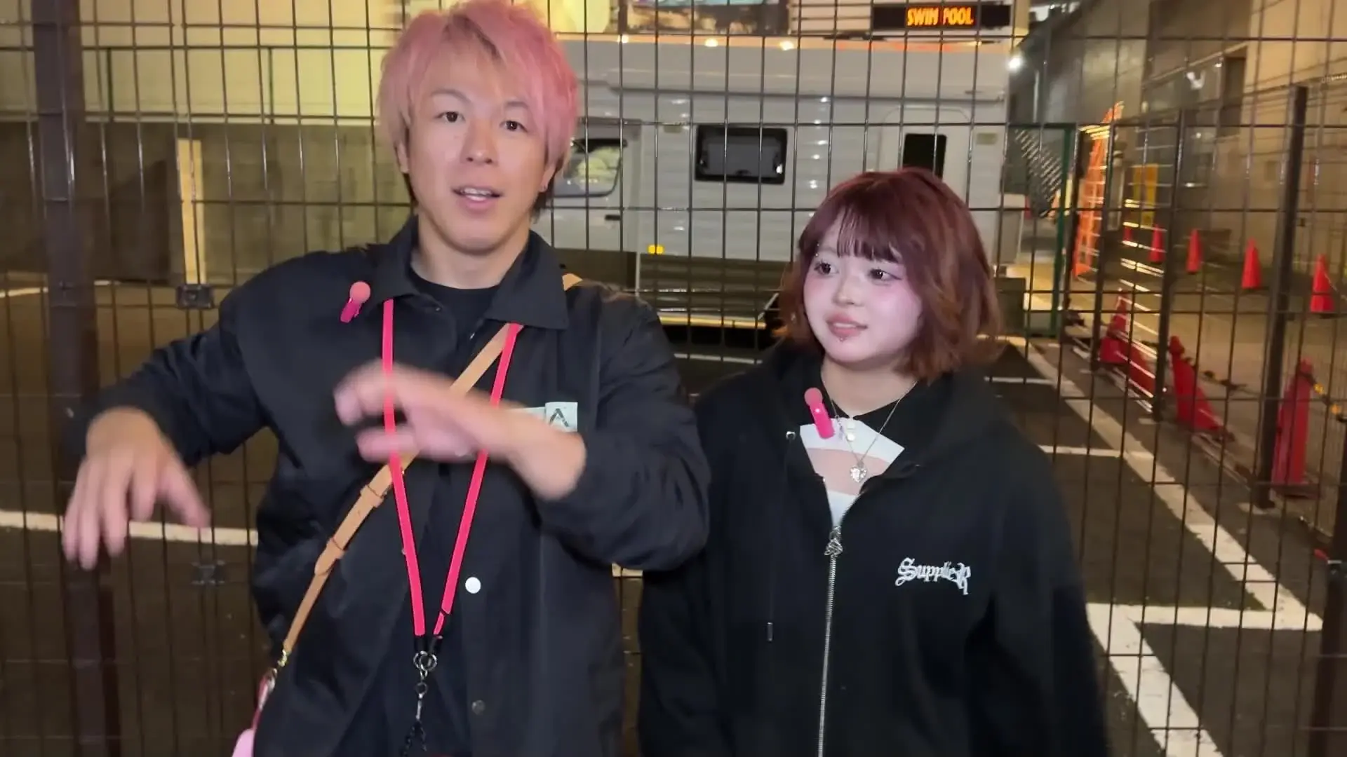 よるび🌙夜の美女図鑑🩷「【ガチ素人】推定Eカップの19歳美女のおっぱいを路上で揉みまくるww【おっぱい大作戦🩷#828】」の投稿サムネイル