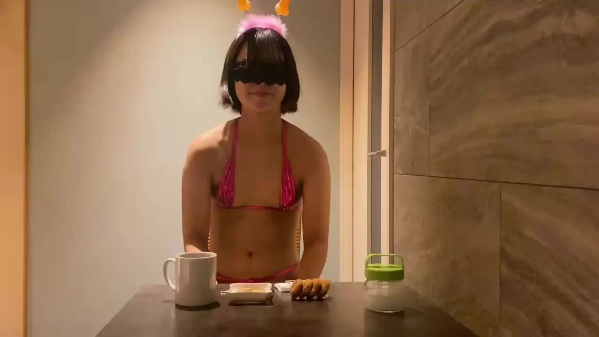H.T【パイズリ、ハメ撮り、食ザー】「裏垢女子さらちゃん第9章ファンからの瓶詰ザーメンをスケベ衣装で食ザー2食＆生フェラ抜き食ザー♡」の投稿サムネイル