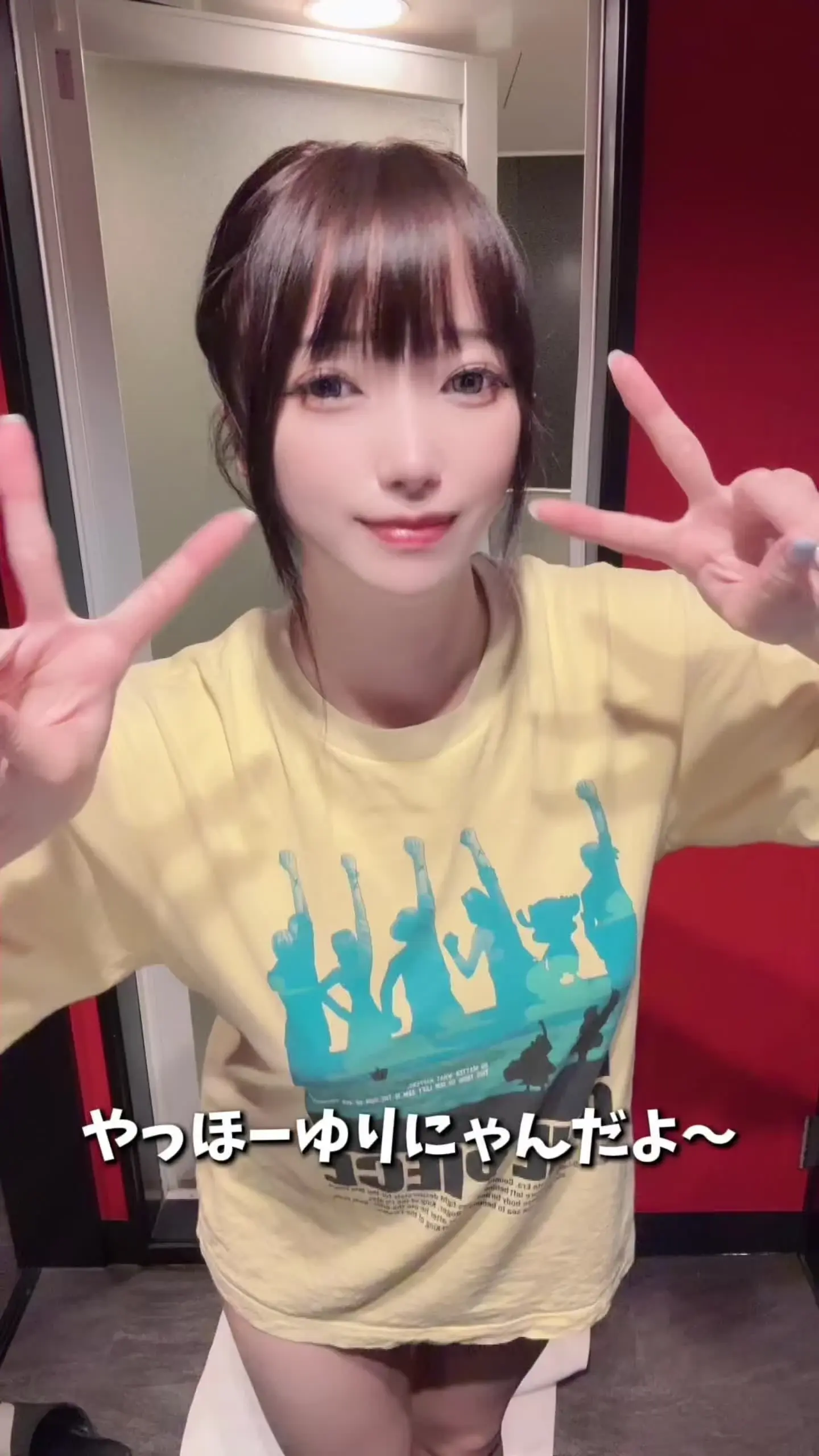ゆりにゃんω「Vlog風❓むにむに網タイツ💜💜 本編の最初はワンピース愛になりました❓」の投稿サムネイル