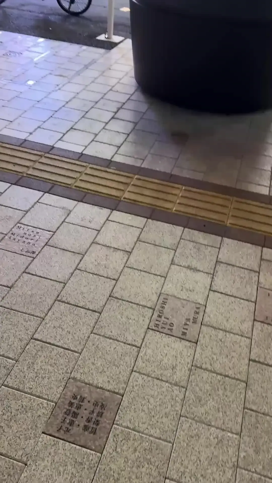 ナンパ王エロユキ「友達と待ち合わせ中の高学歴大学生に声かけして即！！ 大学名は動画内で言っちゃってます笑 めっちゃオホ声で喘いでで、潮めっちゃ吹いててエロかったw」の投稿サムネイル