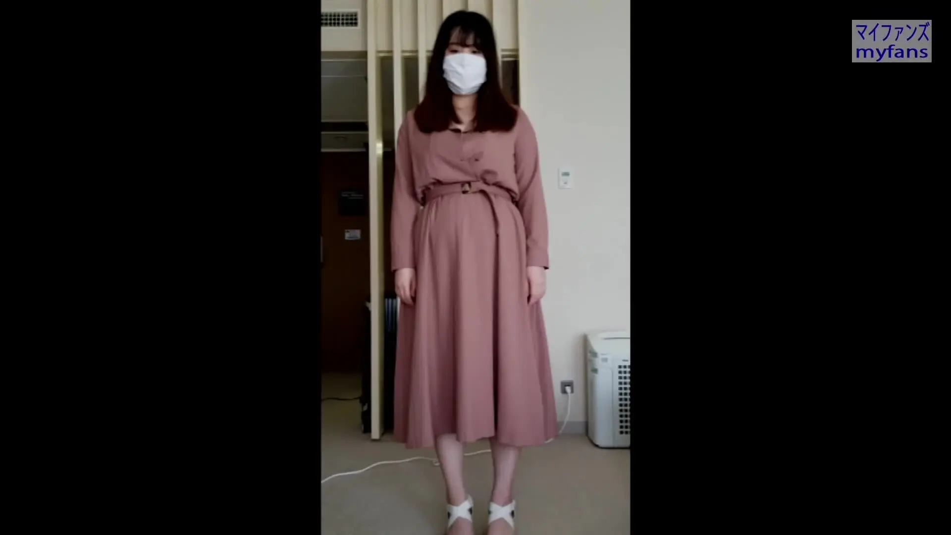【奇跡の発掘】男の視線を独占した「素朴系」爆乳20歳、規格外のわがままボディ
毎日お米をモリモリ食べて育った、奇跡のド田舎娘。あの「篠●愛」さんを彷彿とさせるような飾らない愛嬌と、規格外の肉体美を併せ持つ女性が、SNSをきっかけに発掘されました。
彼女の魅力は、六本木のトップキャバ嬢のような洗練された派手さではありません。しかし、肉体の魅力がすべてを凌駕するディープな世界であれば、間違いなくナンバーワンを取れる圧倒的なポテンシャルを秘めています。例えばローション、マットヘルス
スレンダーなモデル体型も美しいですが、いざという時に骨が当たって痛いと感じる男性も少なくありません。男が本能で求めるのは、やはり「安産型」の程よい肉付き。彼女の体はまさにそれで、男性が肌を重ねたときに極上の心地よさを感じられる、理想的な柔らかさを備えているのです。
ほぼすっぴんの素朴な顔立ちも彼女の純朴さを際立たせていますが、元の土台が良いため、メイクを施せば見違えるほど愛らしい姿へと変貌します。
そんな彼女のプロポーションは、学生時代からすでに規格外でした。
すれ違う男性や見知らぬ大人たちからも常に熱い視線を浴び、顔よりも先にご自慢のバストを見られてしまう毎日。周りの男子たちの理性が揺らいでいるのを、常に肌で感じていたそうです。特に競泳の授業は、プールの全男の視線を釘付けにするほどの伝説レベル。歴代の元カレたちからは必ずパイズリばかりを要求され、本意ではないものの、いつの間にか男を狂わせる極上の奉仕テクニックが身についてしまったという生々しい過去も……。
現在、彼女は20歳にして幼馴染の男性と結婚予定。
今回は「最後の好奇心と多少のギャラ(こちらがメインか?)」として、奇跡的にその封印を解いてくれました。作られたプロには絶対に出せない、リアルで生々しいギャップ。こんな特大の原石には、そう滅多にお目にかかれません。
完全版はコチラ
↓
https://myfans.jp/posts/560902e4-294e-42f9-8718-ad5901e1abb5 (2/2)
