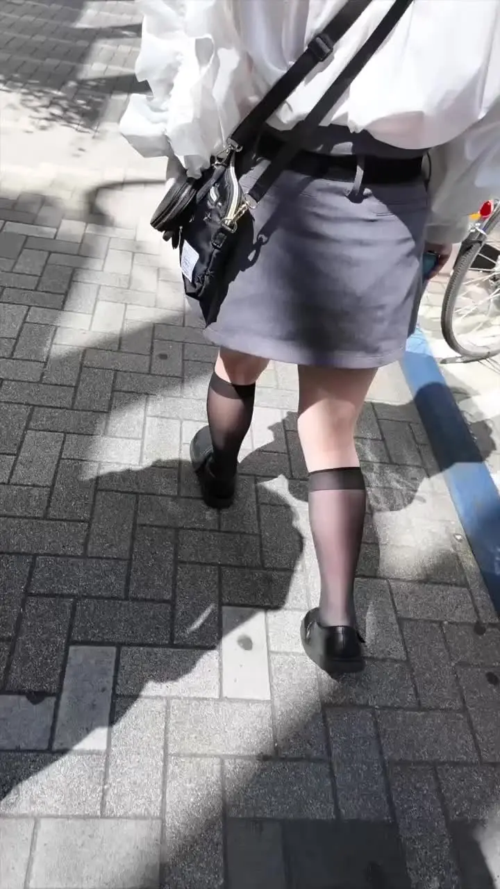 FUCK OFF「▼本編はこちら #014 りあ ふらふらと缶チューハイ片手に歩く ありえんチョロそうな女性がいたので声掛けw」の投稿サムネイル