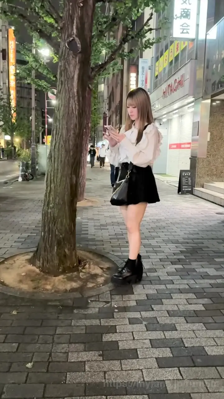 素人オナニーコレクション「⚠️100本限定販売⚠️ 彼氏持ちFカップ爆美女（19）の禁断のオナニー映像（本編は完全顔出し） 美女すぎてオフパコしてる裏垢男子が羨ましすぎて歯軋りしました」の投稿サムネイル