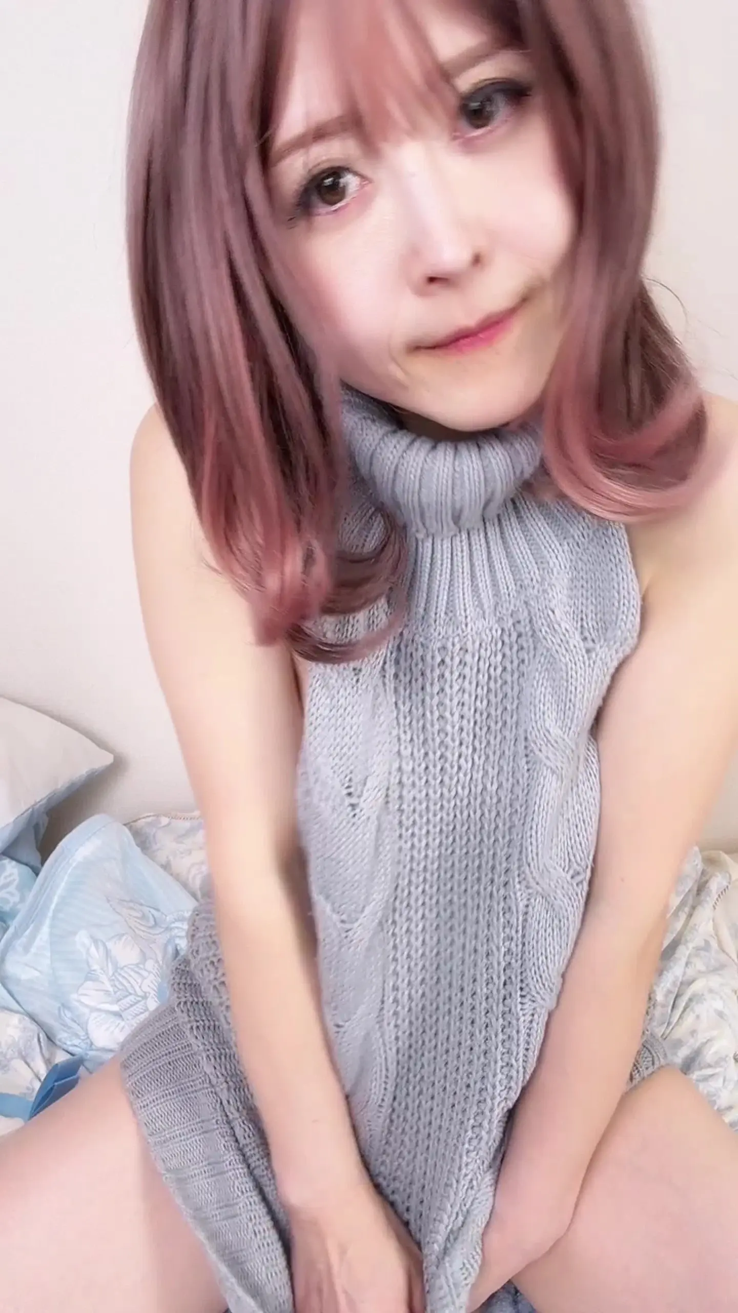 💙碧花🐰Aoka【エロかわ熟女の秘密の花園】「童さつニットでおなに動画🙈 この赤い吸うやつついた ウーマナイザー？ もイケる強者🤤💓」の投稿サムネイル