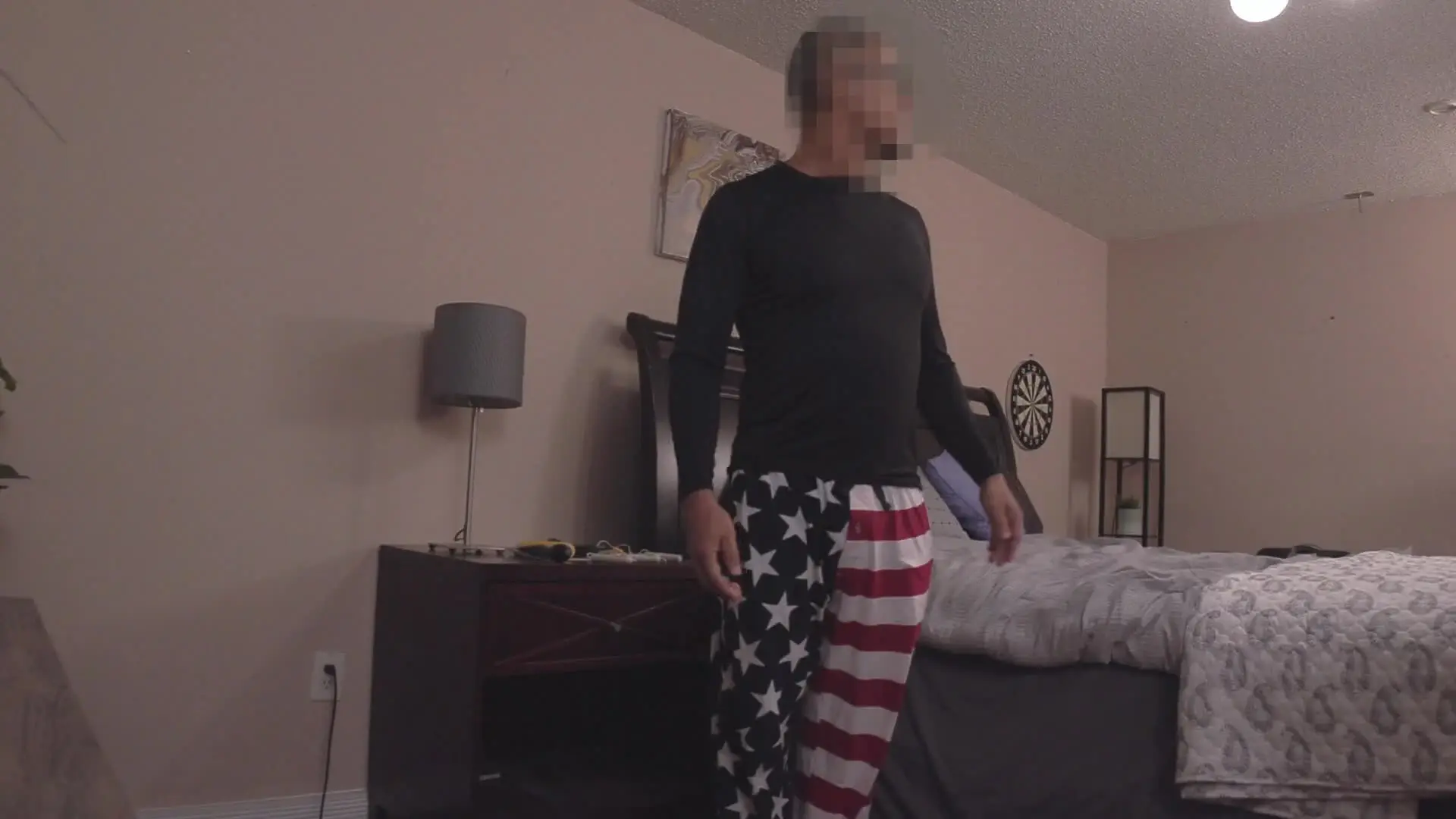 ナンパUSA「※本編では顔出ししています。 やわ乳の美人妻をナンパしてホテルへ。 日本のおもちゃを体験してもらいつつ生ハメしてしまいました。」の投稿サムネイル