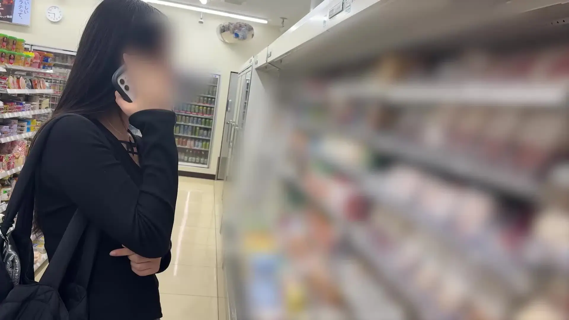 アオイ🥂東京美女デート🗼「学年一の可愛い大学1年生のMちゃん（19歳）のアヘ顔ダブルピース&オホ声セックス👩🏻」の投稿サムネイル
