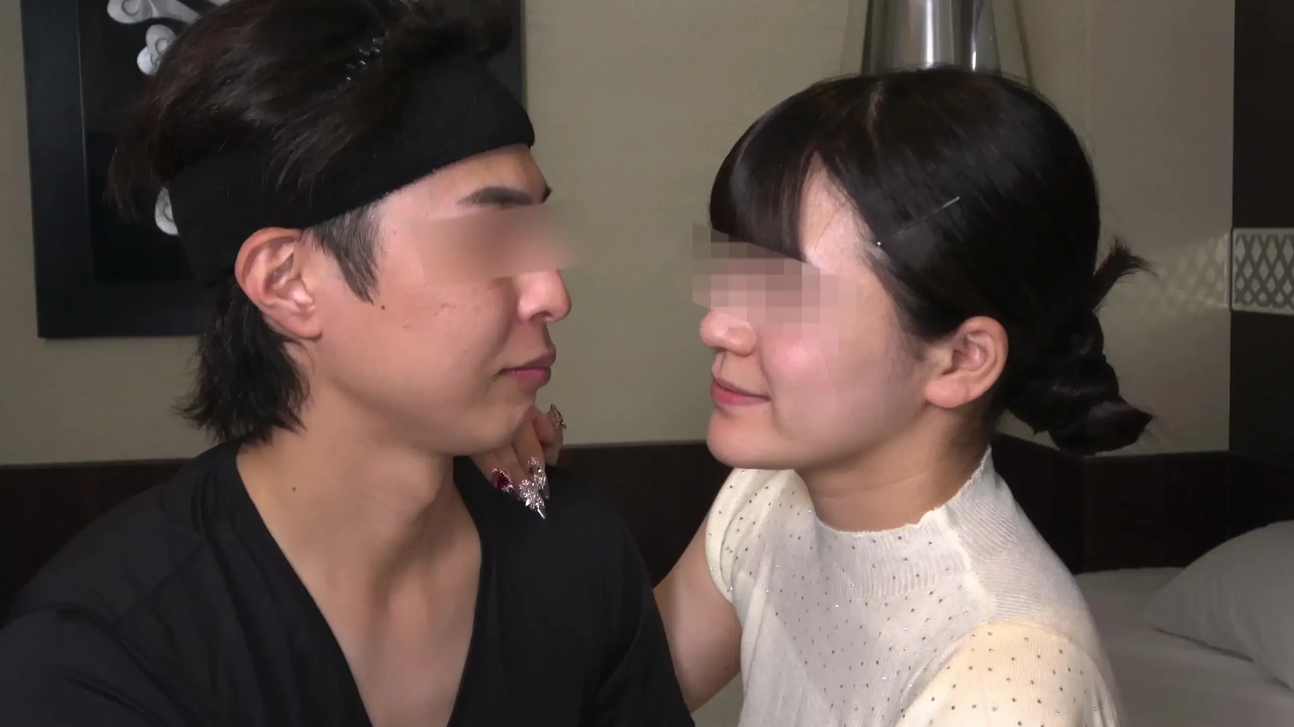 BR【舌フェチ・唾フェチ・顔舐め】「【超長舌元アイドルAさんと密会濃厚顔舐め】【4K画質】 彼女に内緒でAちゃんと付き合ってるBRが、お互い愛し合いながら顔舐めプレイする動画です👅 以前のAさんの」の投稿サムネイル