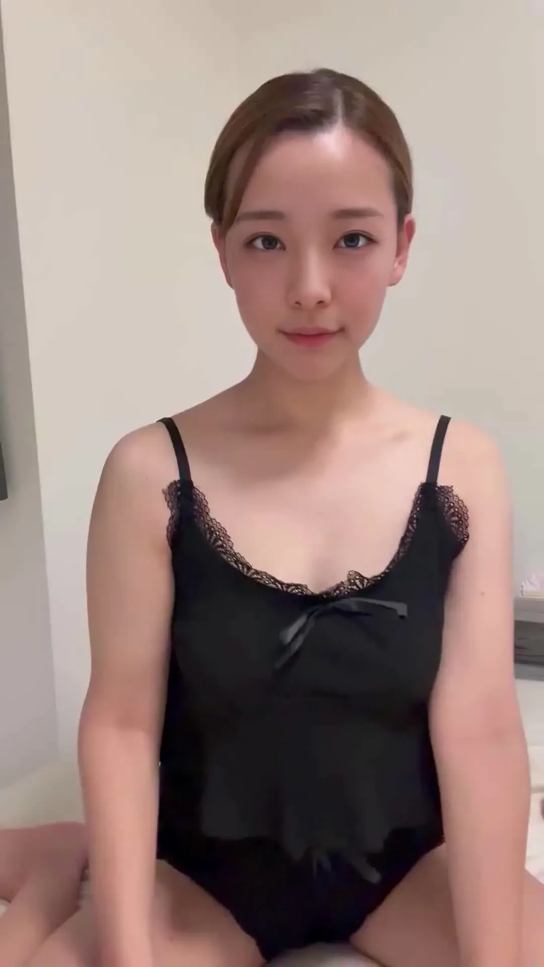 ぽぽ「こんばんは、ぽぽです🐥 新作オナ動画🆙 今回は、ぽぽの1番のお気に入りのおもちゃ「ウーマナイザー」を使ってみました🫣」の投稿サムネイル