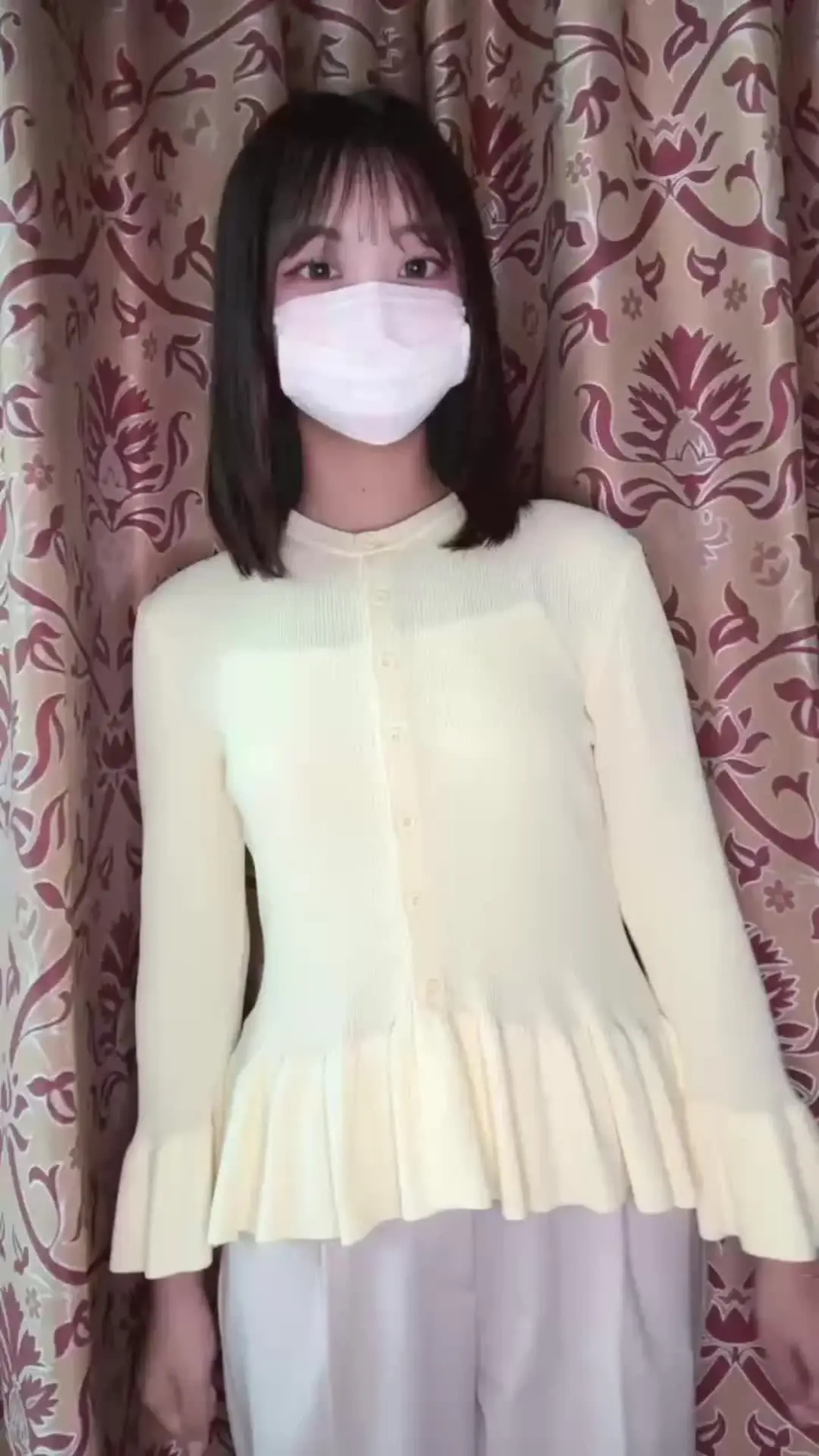ゆう【素人えっちとっく動画】「■えっちとっく 普段からTikTokは見たり友達と撮っているとの事！ そんなさなちゃんにえっちとっく踊って貰いました。」の投稿サムネイル