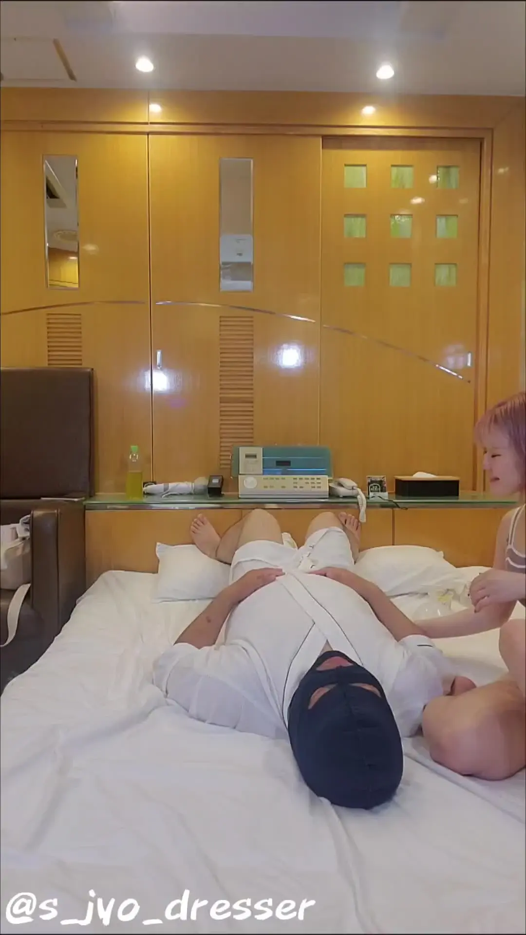 S女性のドレッサー【M男向け動画】「さな様の濃厚聖水便器です✨ ねぇ、喉乾いたでしょう❔❔ 朝から我慢しててすっごく濃いけど水分補給は大事だから便器にしてあげる🫶」の投稿サムネイル