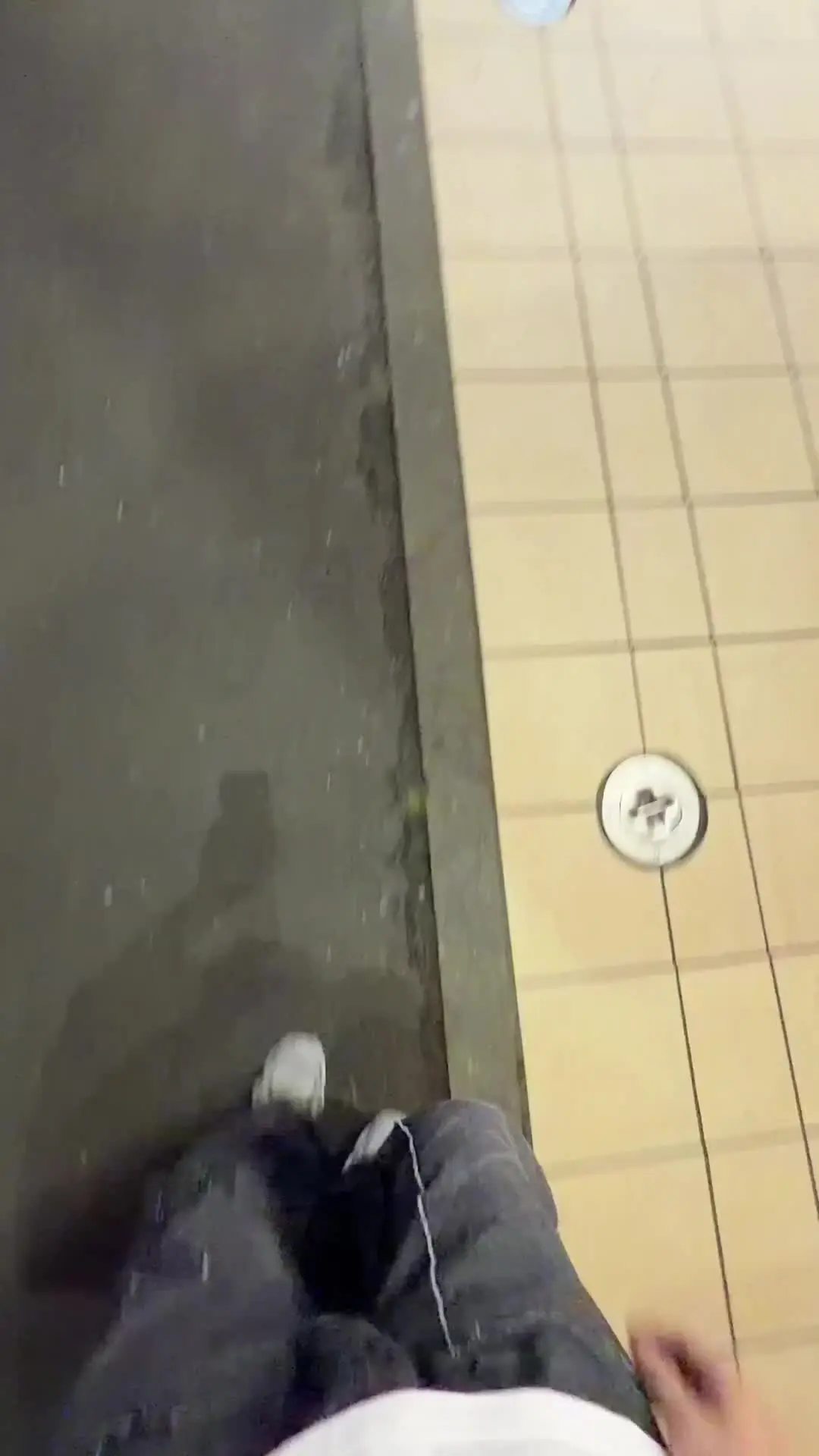 【巨乳 主観動画】じじのハメ撮り日記「【公開から24時間3000円引き】 Iカップセフレちゃんに遠隔バイブ仕込んでライブ配信させてその後無責任孕ませセックス ⚠️公開から24時間だけ3000円割引⚠」の投稿サムネイル