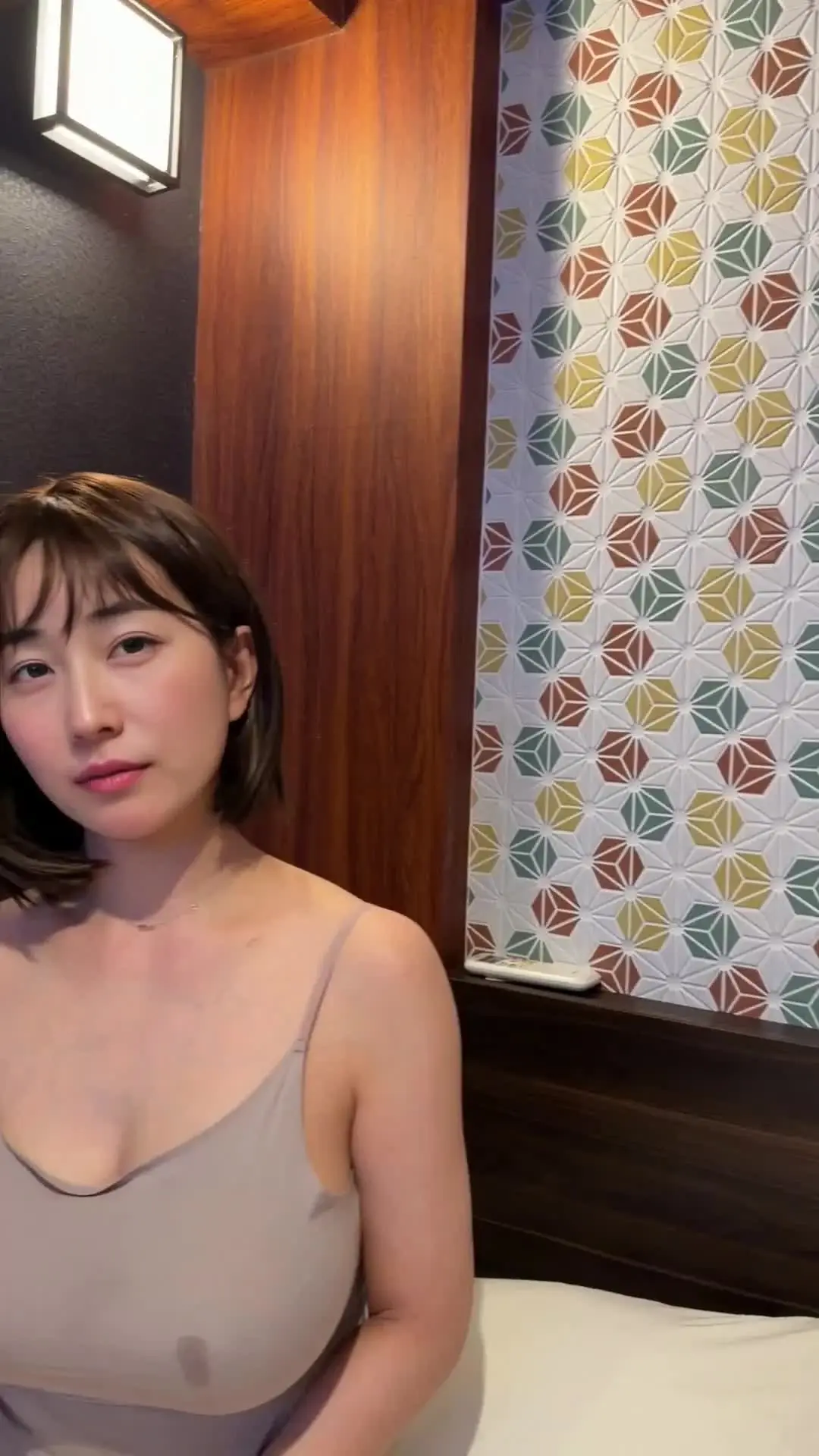 Hカップ人妻ゆみの借金返済物語「お洋服を着たまま、たくさんおっぱい絞っちゃいました💕 母乳でびしょびしょです// 私のおっぱい絞ってくれる男性募集中です♡」の投稿サムネイル