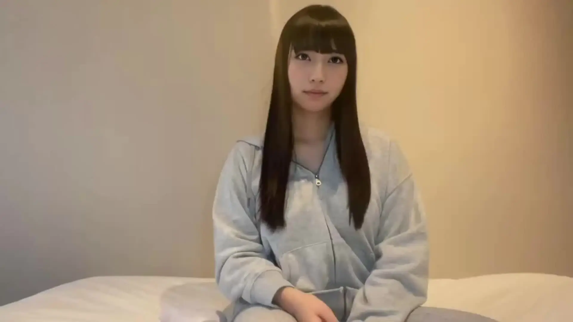 夜に働いてるりな｜ここでは見せます「私の胸をもっと見たい方は...」の投稿サムネイル