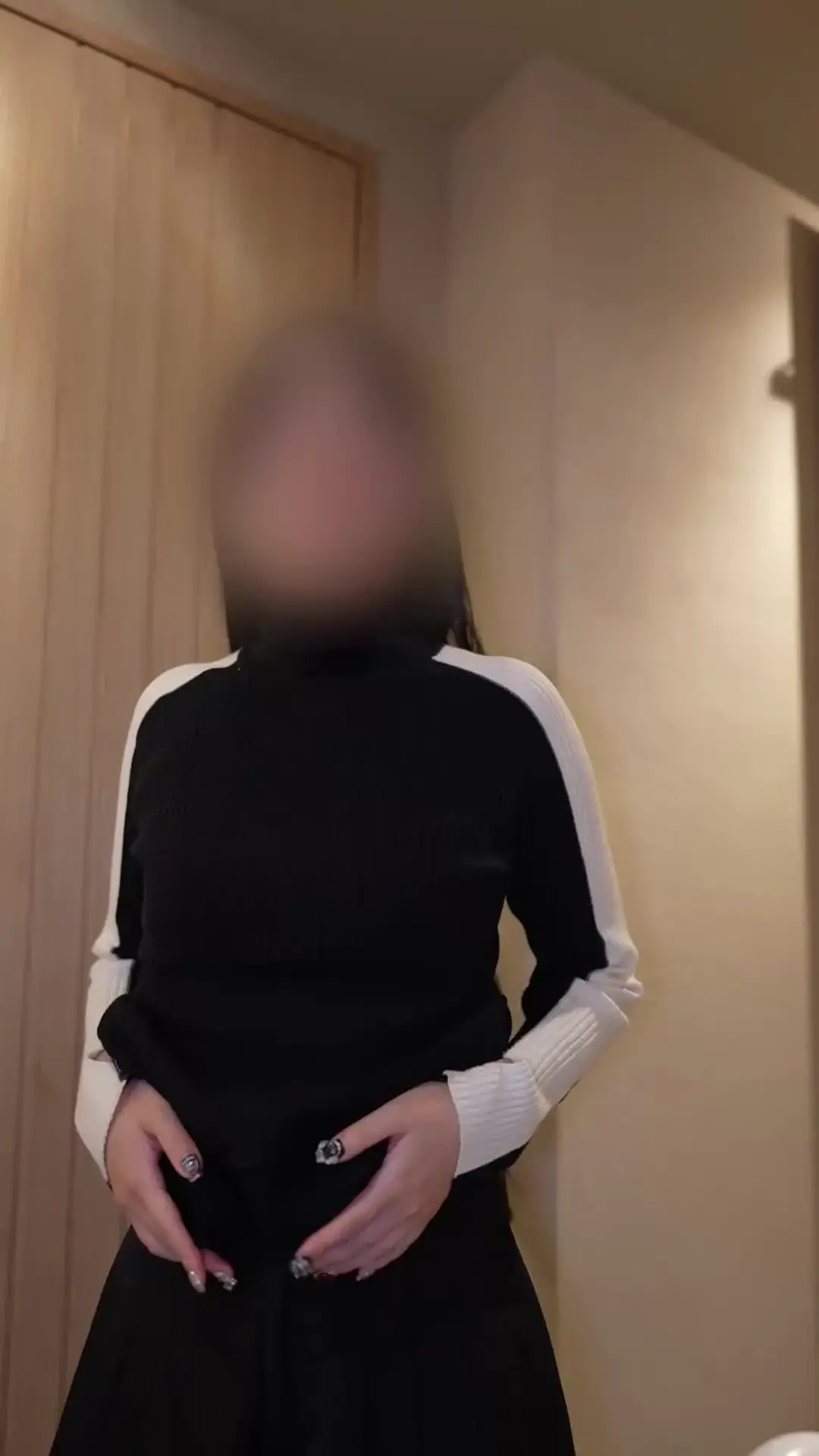 るでぃ😈《オホ声交尾》「裏垢女子シイナさんとの最新動画を公開！！ 最初はいつものようにイチャイチャ甘々モード。 隣に座ってキスを繰り返しながら、優しく胸を触ったり、耳元で「好き…」って」の投稿サムネイル