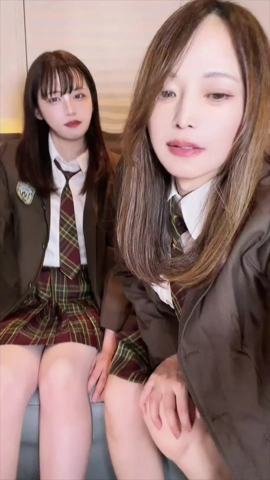 🍌付き女子ありちゃん（♂）「ずっと憧れてた、あの有名ニューハーフお姉さんとのコラボが実現しました🩷 普段の私とは違う、素直で甘えた表情もたくさん収まってます😳 二人の空気感、じっくり楽しん」の投稿サムネイル