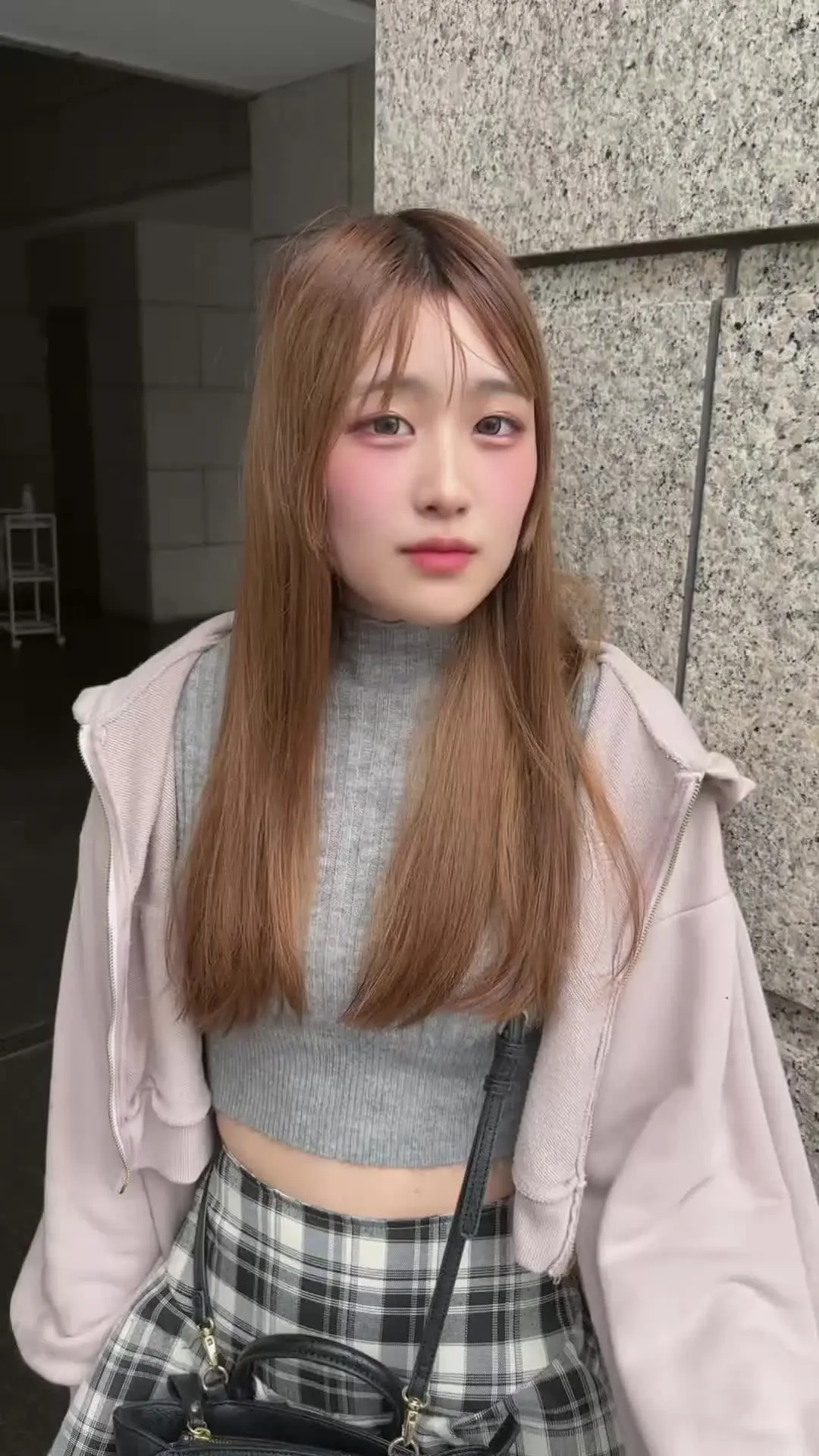 ヱロ動画【買取】ってイイですか？「雨二モマケズ風ニモマケズ、買取活動に励んでいると、 突然の雨に困っている様子の可愛らしい女の子がいたので接触‼️ お話を聞いてみると、」の投稿サムネイル
