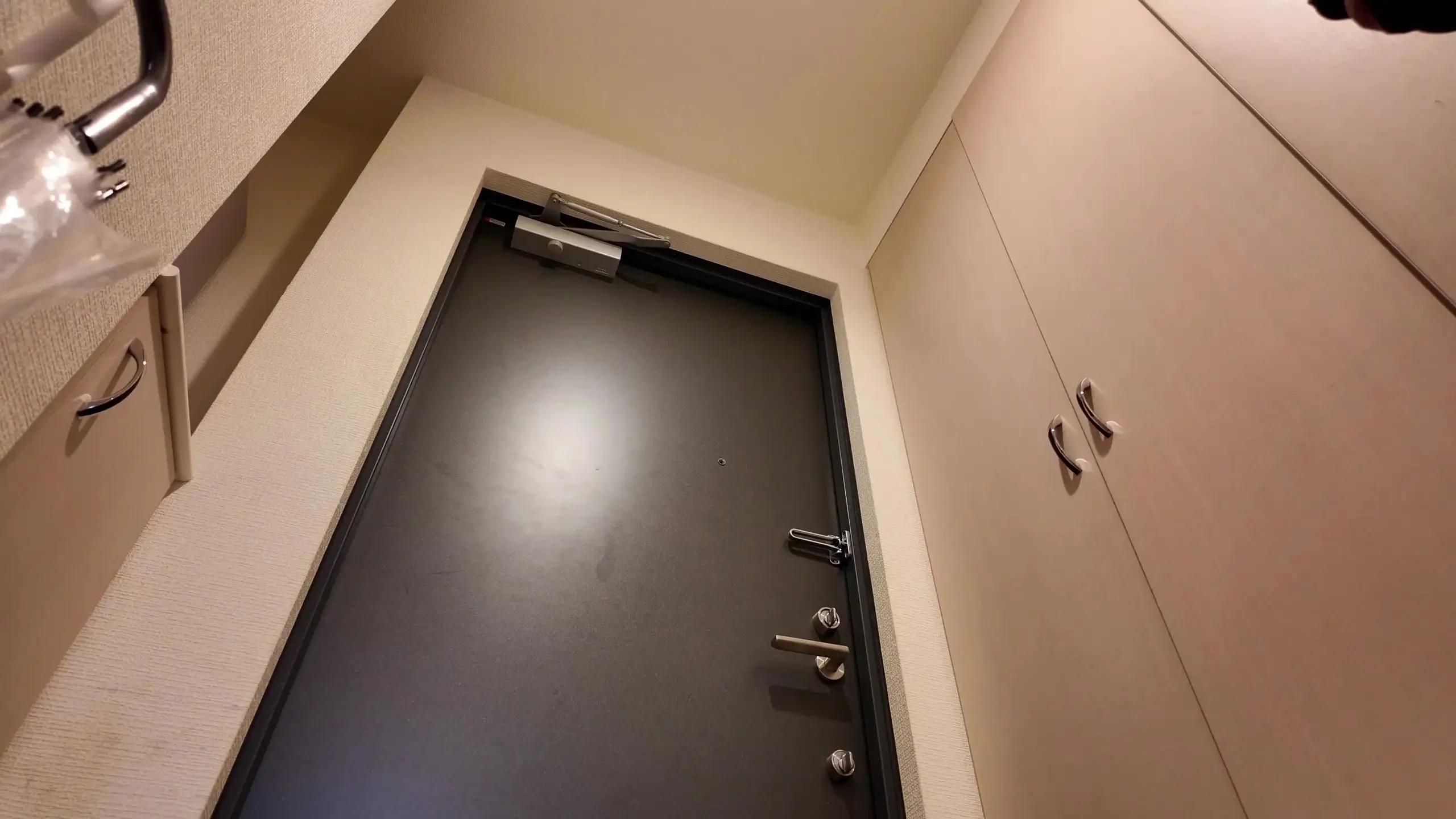 舐め犬 --弱者男性--「【舐め犬奉仕】24歳メンエス嬢（K様）にお仕事前にサクッと使っていただきました」の投稿サムネイル