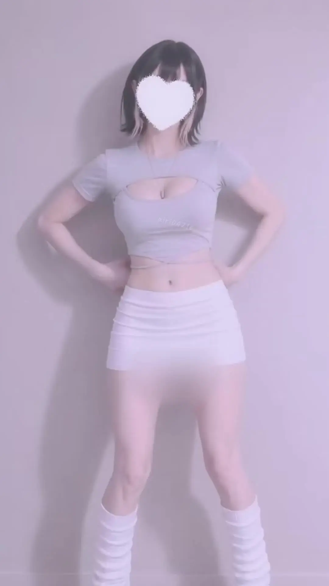白乃あいり👀「ギャルTikTokr…笑 服えちえちだよね₍^⸝⸝ᴗ ᴗ⸝⸝^₎」の投稿サムネイル
