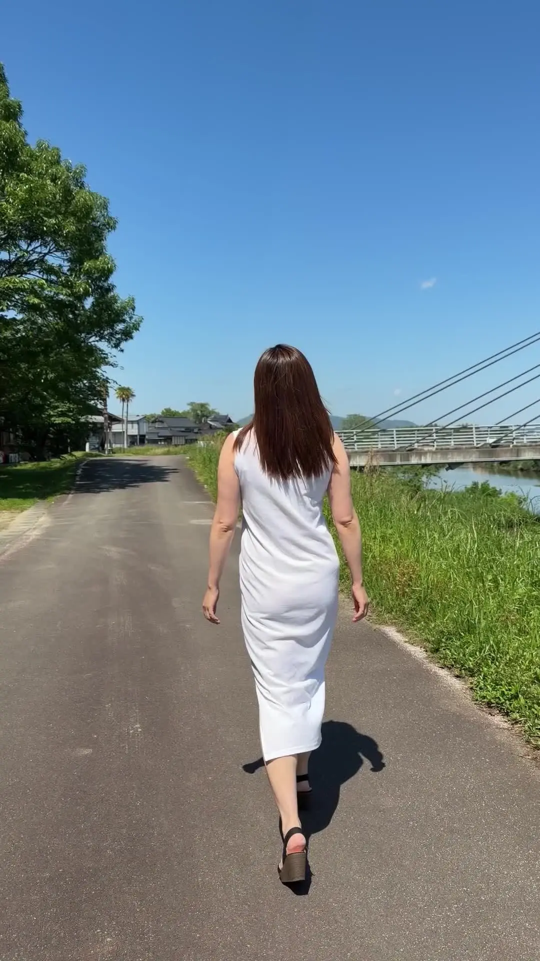 肉便器人妻ノ乃🌻🌻日頃は真面目な隣の奥さん🌻🌻「温泉センター食事処で真面目人妻をノーパン強◯股開き！周囲丸見えの濡れオマンコ晒し羞恥」の投稿サムネイル