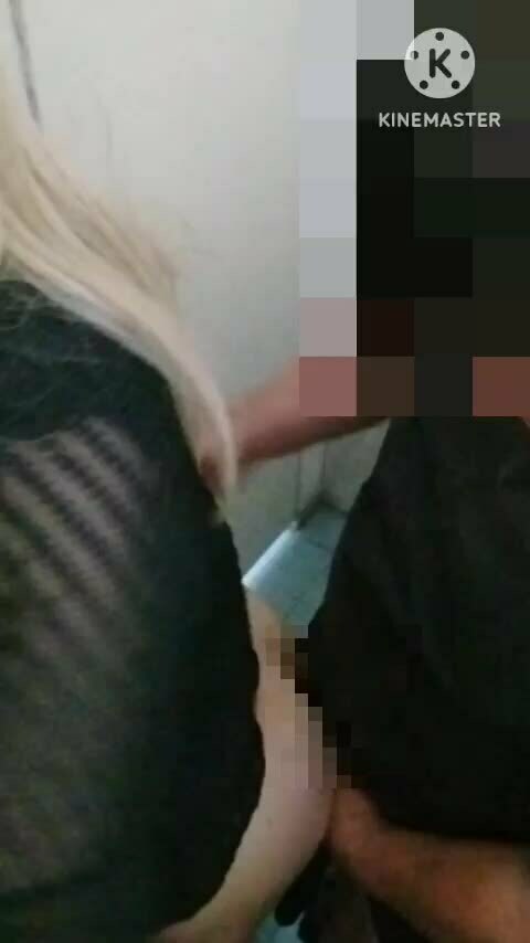 昼間の公〇ト〇レで女装男がケツ穴におちんぽぶち込まれてホモセ〇クス♥ sample 1