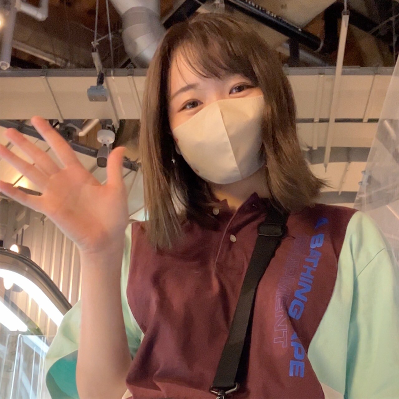 SNAPTOKYO【スナップトーキョー】「＃9【ASUKA 20歳】 今回ストリートスナップ撮影に協力してくれたのは、APEのポロシャツを可愛いく着こなすASUKAちゃん。 綺麗なお肌と童顔たぬき顔がア」の投稿サムネイル