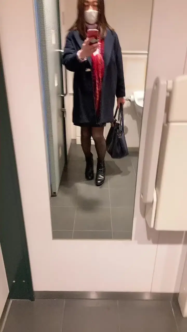 逢う前にトイレでちゃんと身だしなみ整えて sample 1