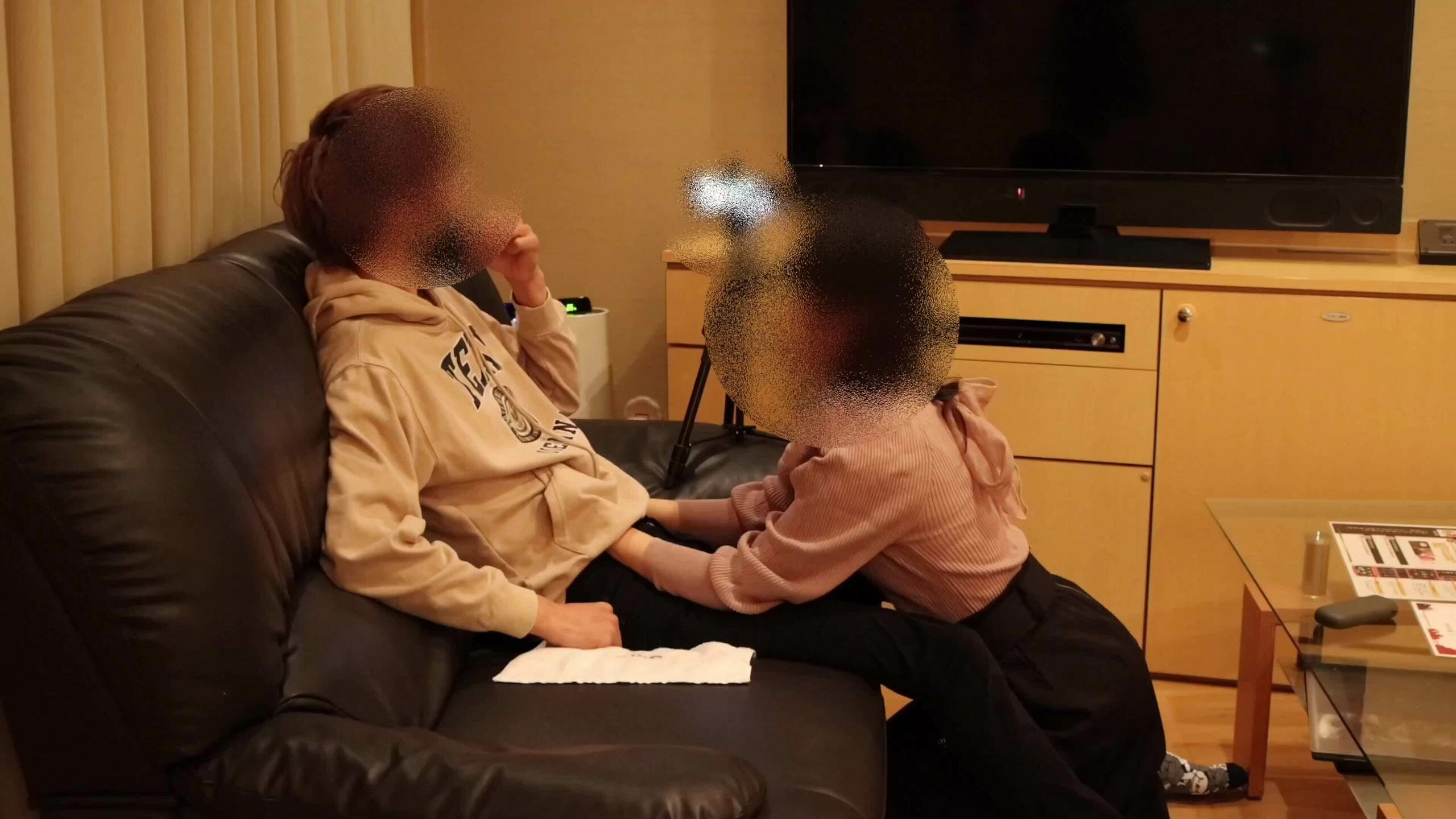 経験少ない美人ちゃんがフェラしたいっておちんちん貸してって言われたので… sample 1